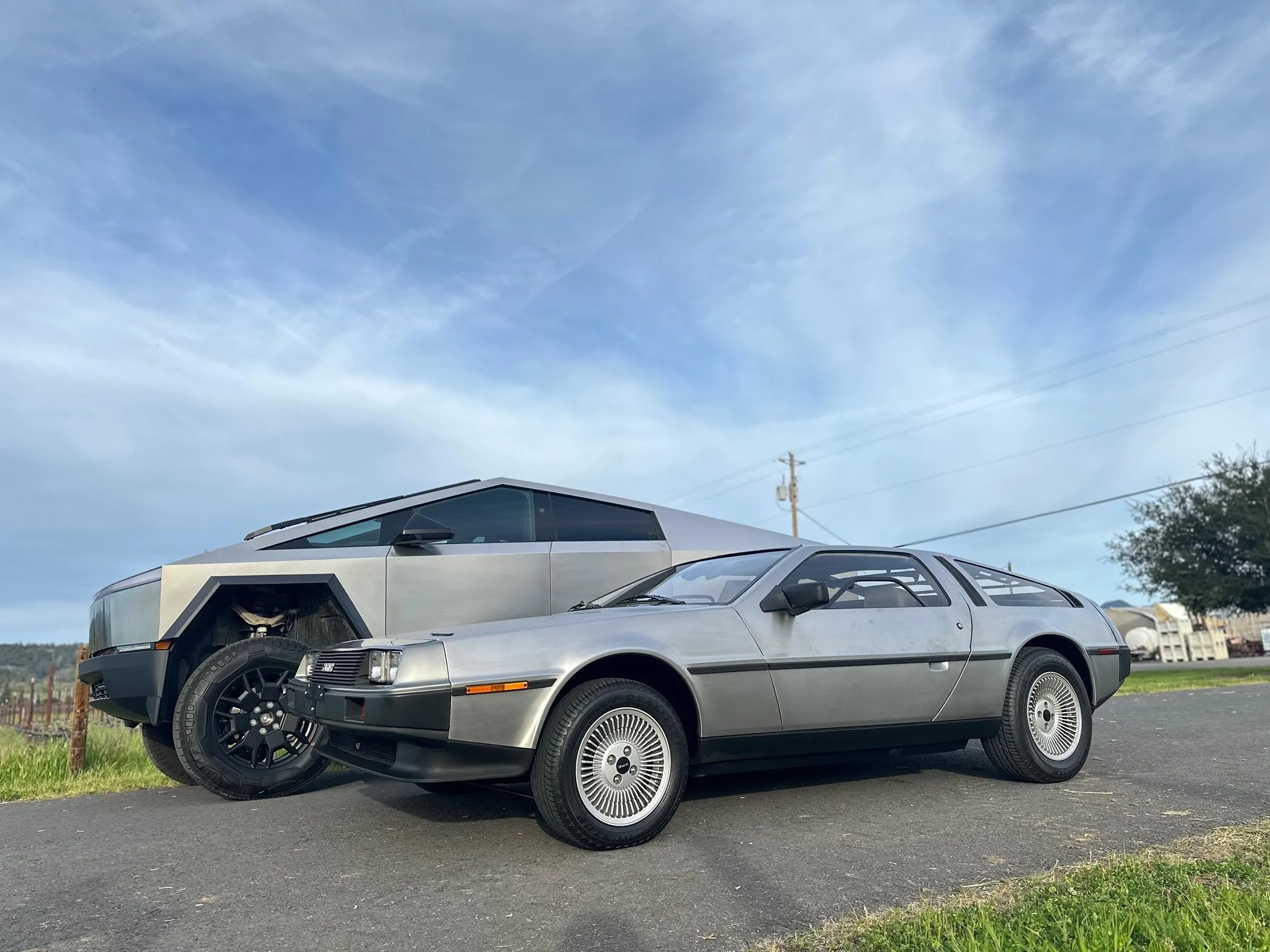 Tesla Cybertruck Daily random Cybertruck photos thread - Post Yours! 📸 🤳 IMG_3981