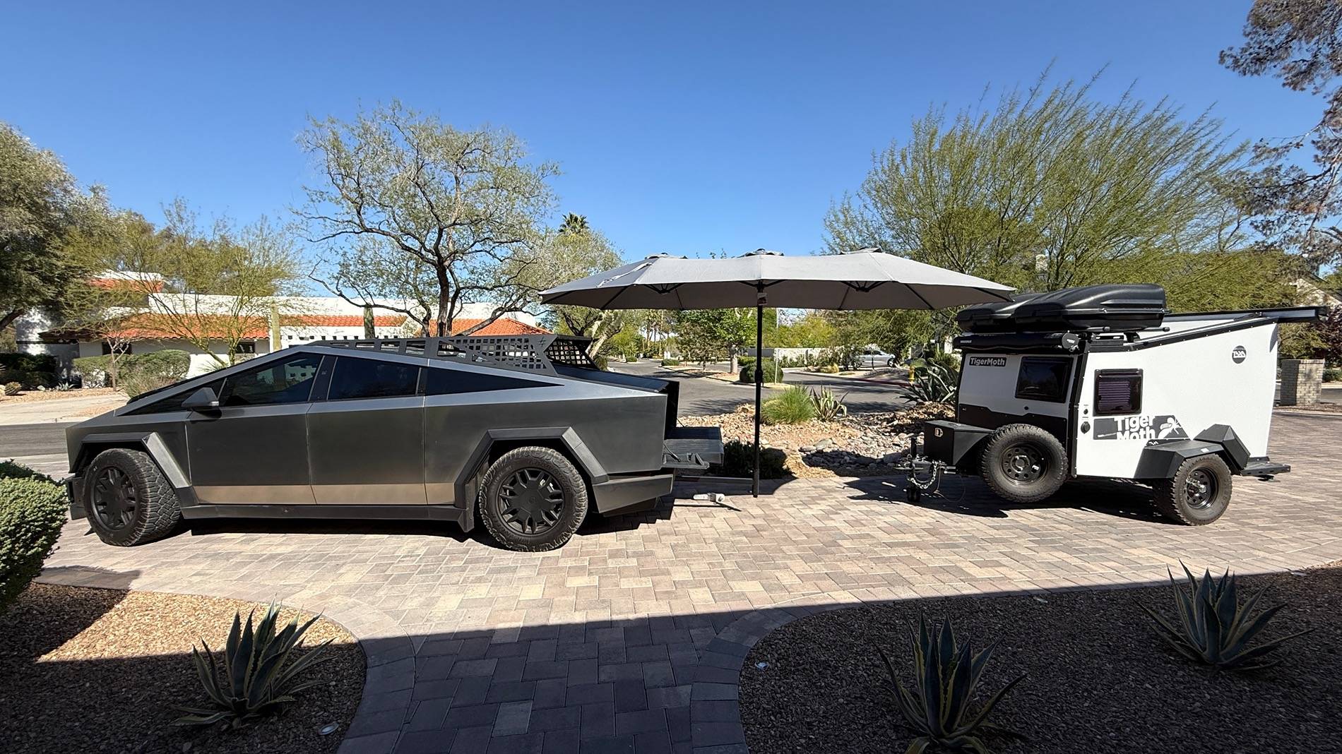 Tesla Roadster 2nd gen Hitch mounted umbrella - here's a good option IMG_4413