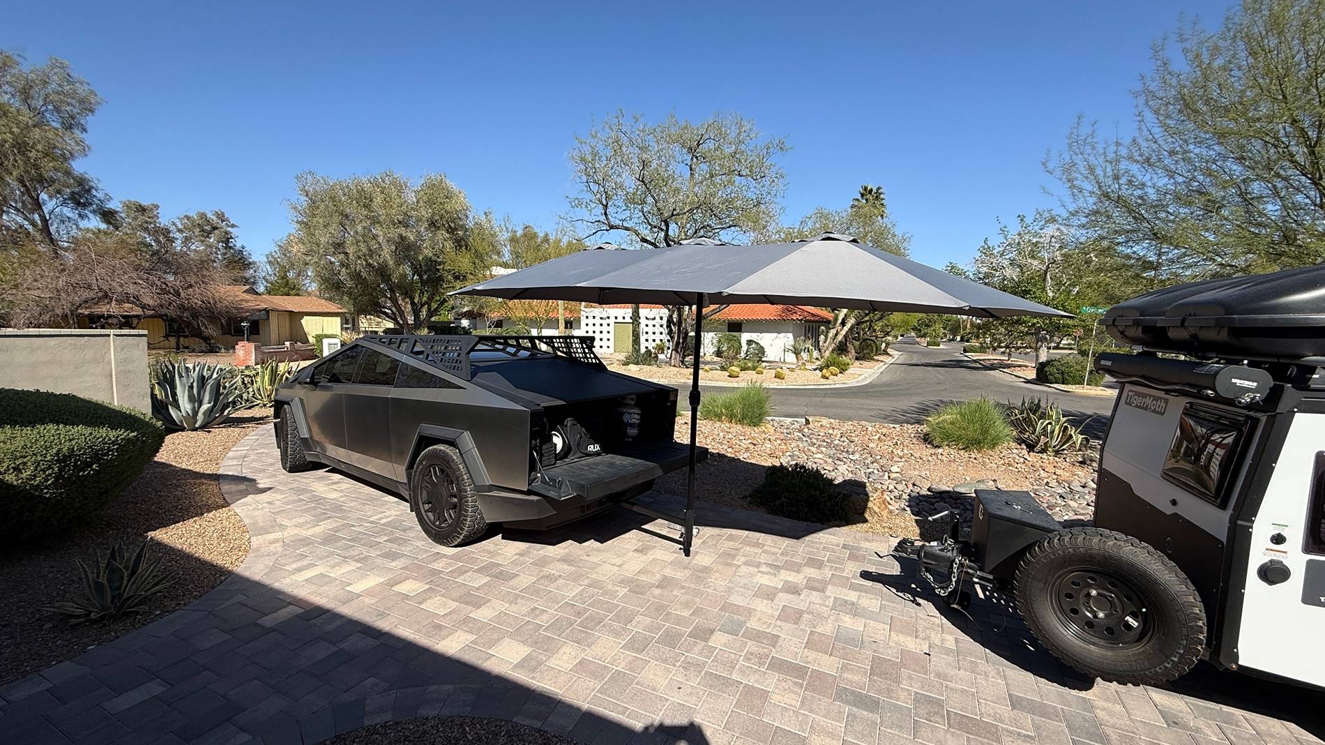Tesla Roadster 2nd gen Hitch mounted umbrella - here's a good option IMG_4417
