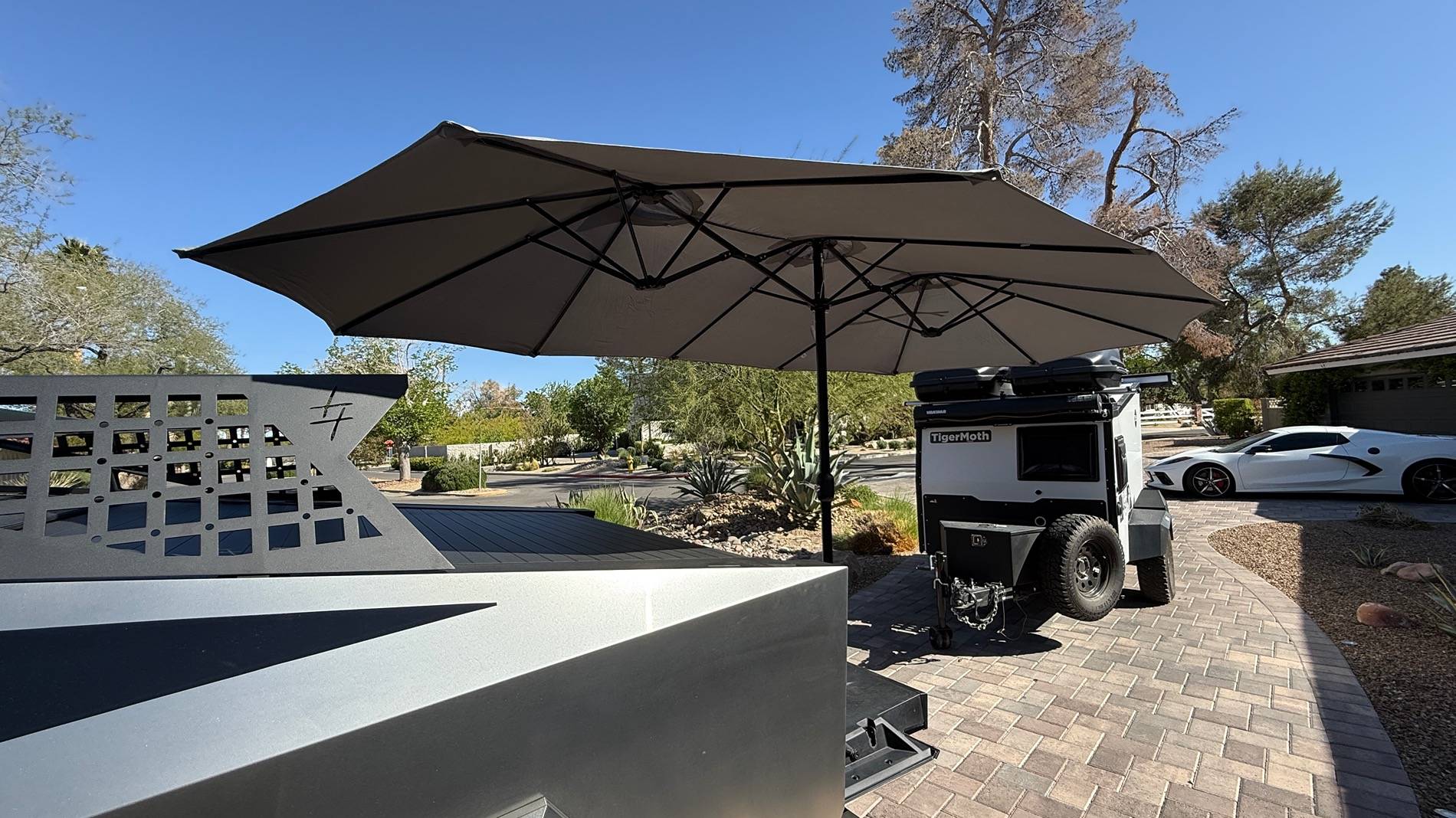 Tesla Roadster 2nd gen Hitch mounted umbrella - here's a good option IMG_4418