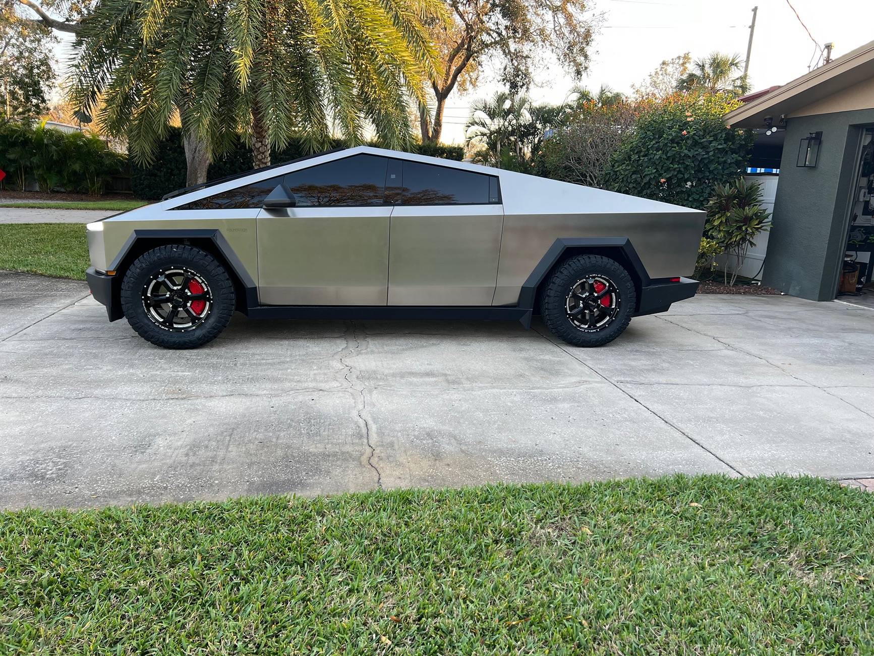 Tesla Roadster 2nd gen Cybertruck Aftermarket Wheels & Tires Photos + Info Compilation IMG_4514