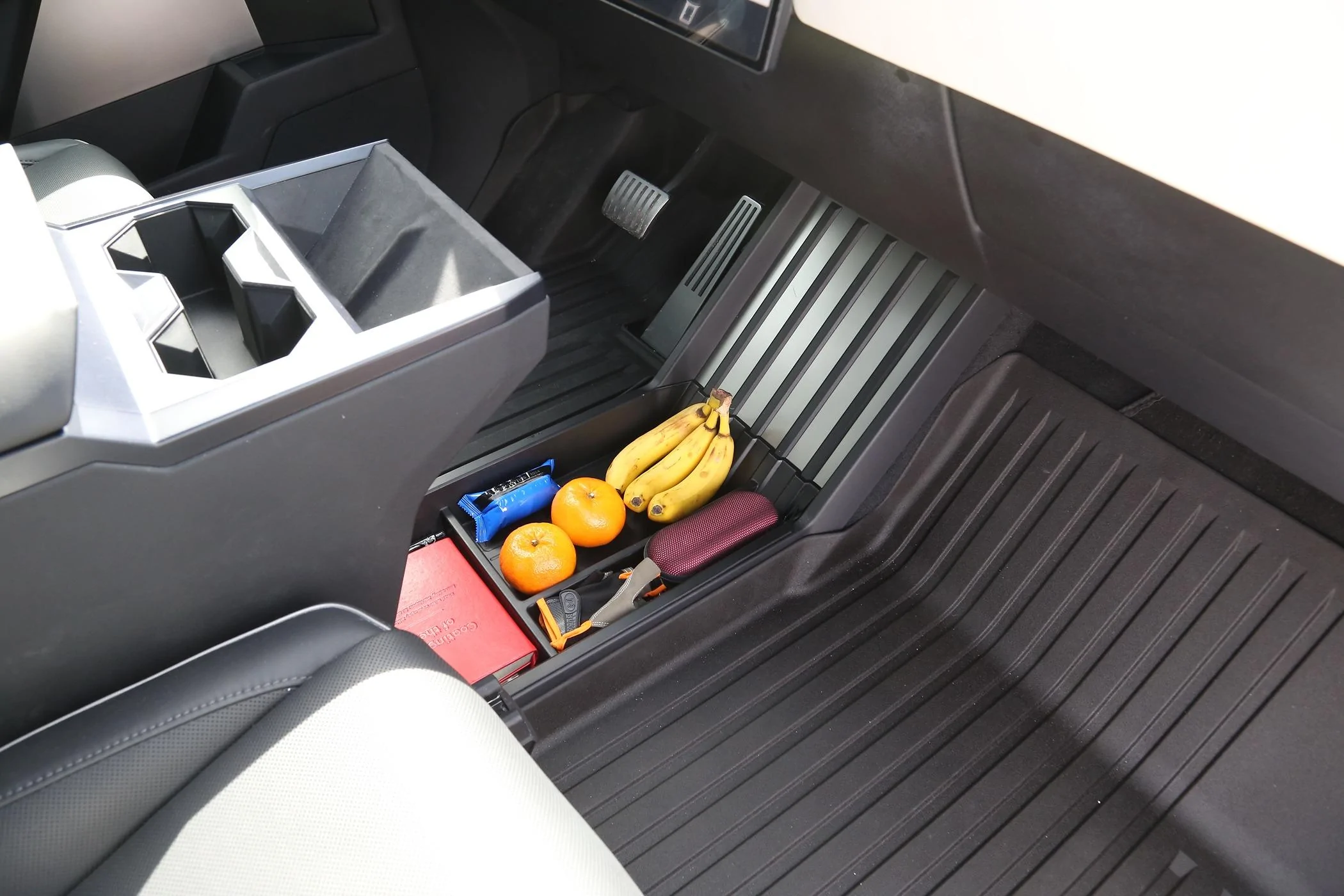 Tesla Roadster 2nd gen [Elecfresh] Promotion For Center Console Floor Storage Tray! IMG_4551