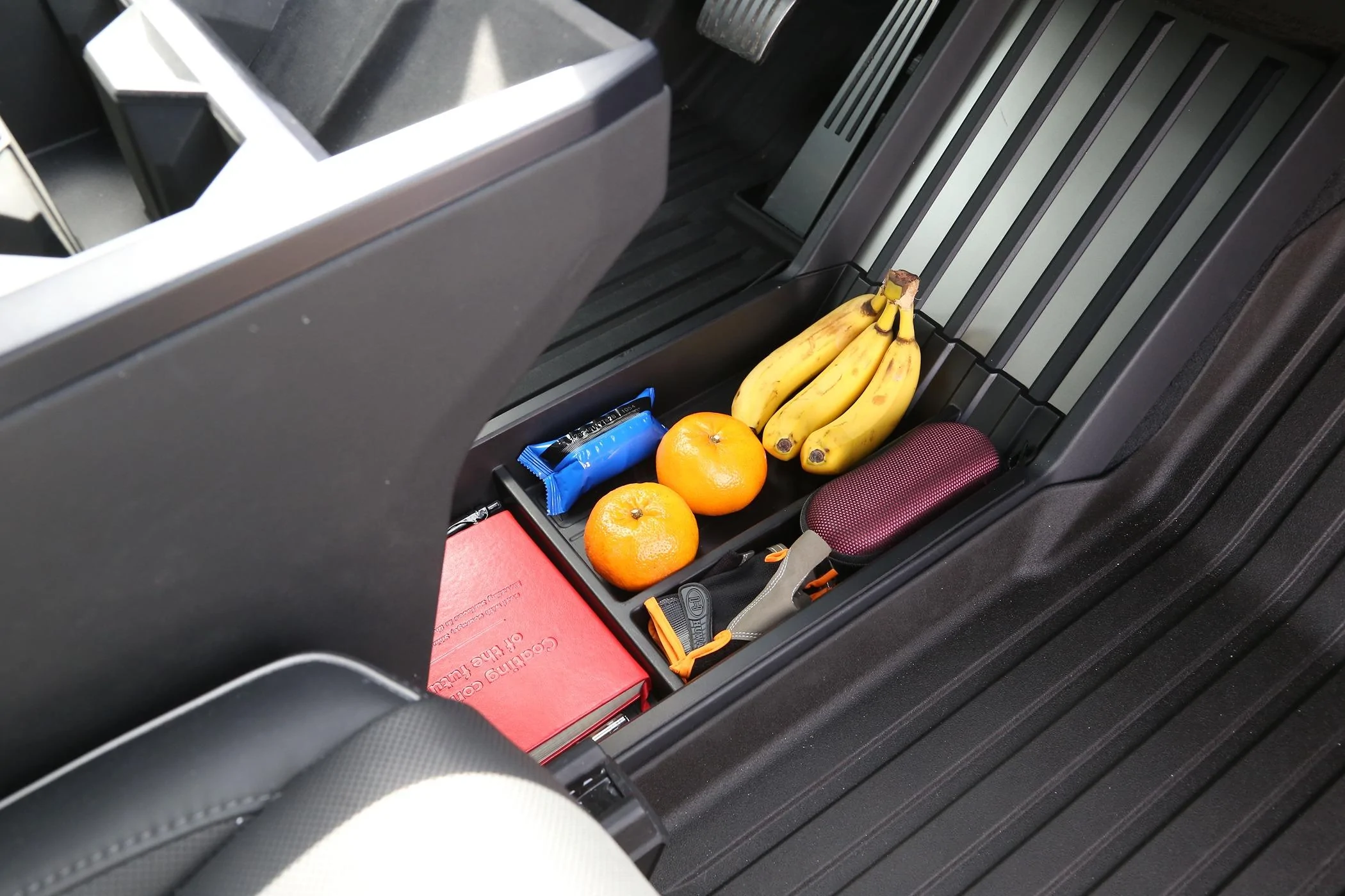 Tesla Roadster 2nd gen [Elecfresh] Promotion For Center Console Floor Storage Tray! IMG_4567
