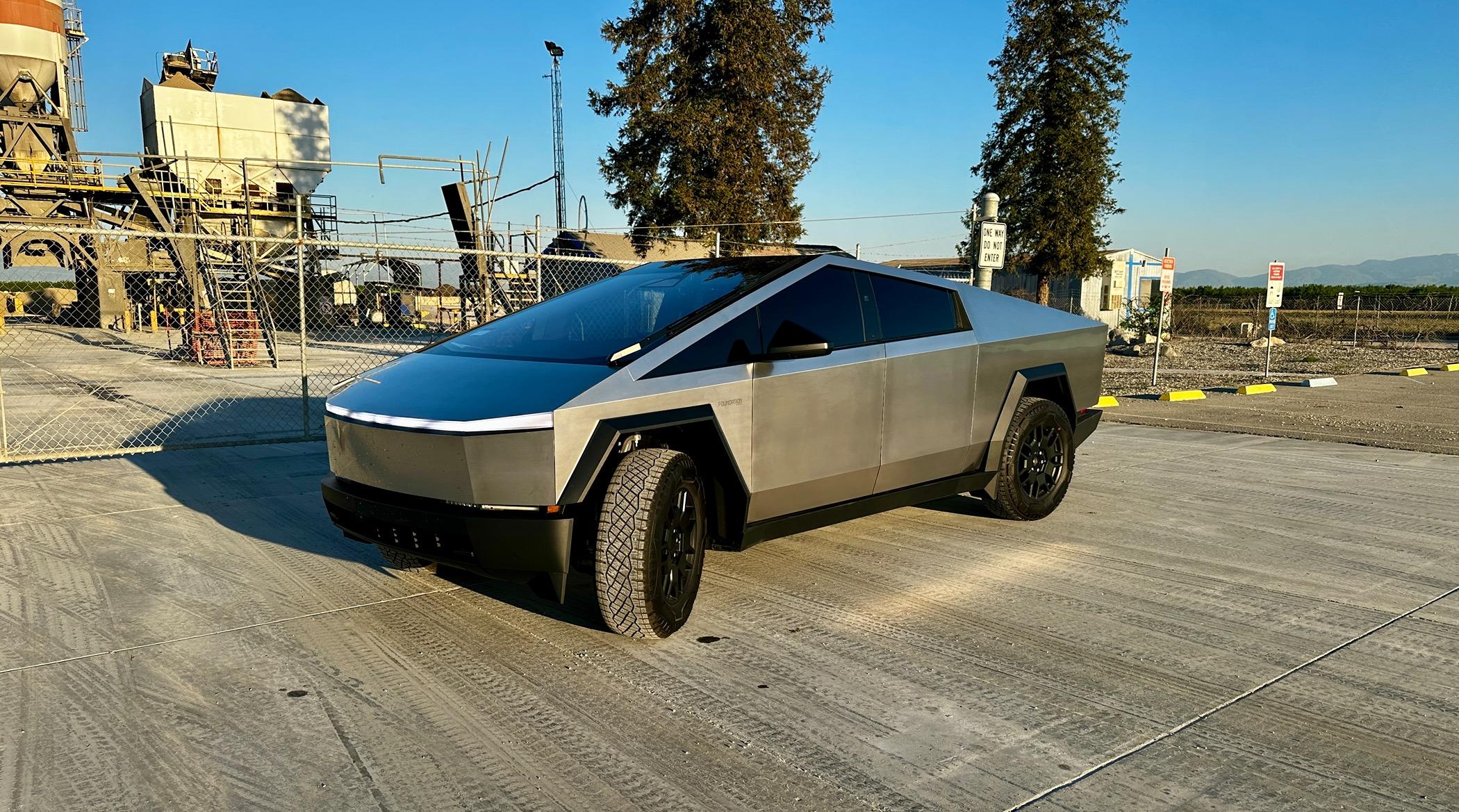 Tesla Cybertruck Daily random Cybertruck photos thread - Post Yours! 📸 🤳 IMG_4611