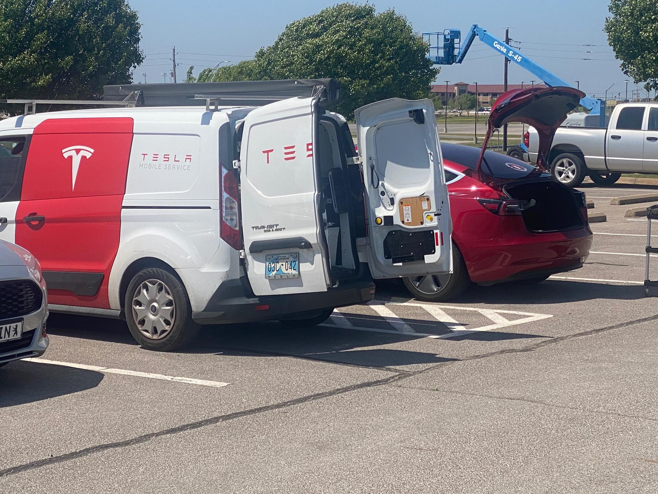 Tesla Roadster 2nd gen First manufacturing issue IMG_4913