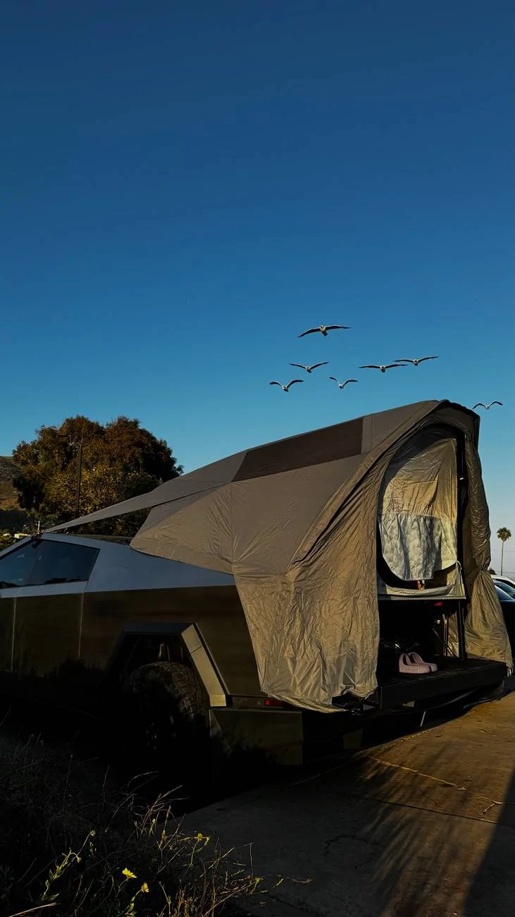 Tesla Cybertruck Los Angeles - OEM CyberTent / Basecamp Tent – gently used + great condition – includes mattress + bag with accessories IMG_5235