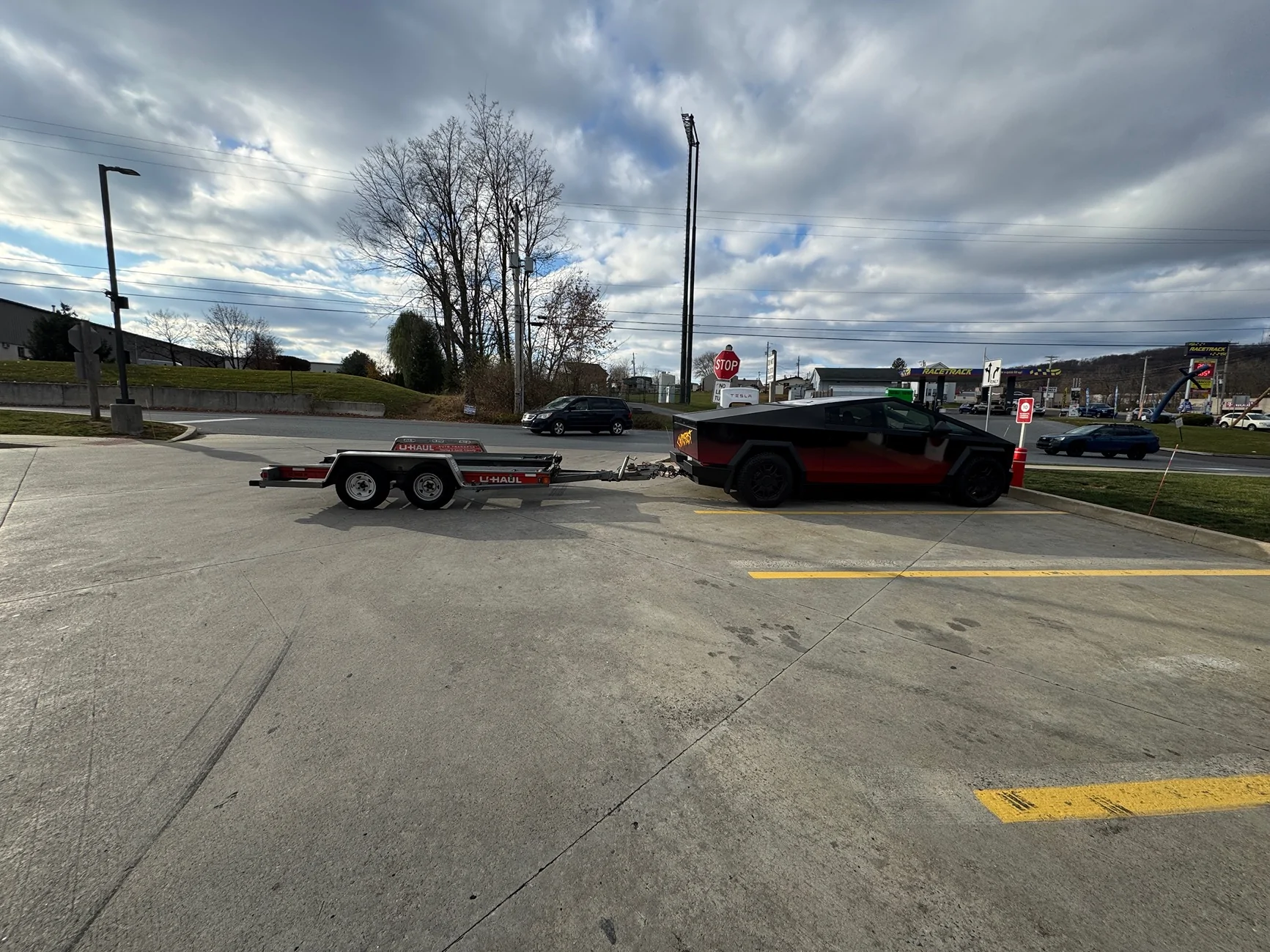 Tesla Roadster 2nd gen Cyberbeast towing vs AWD Foundation IMG_5316