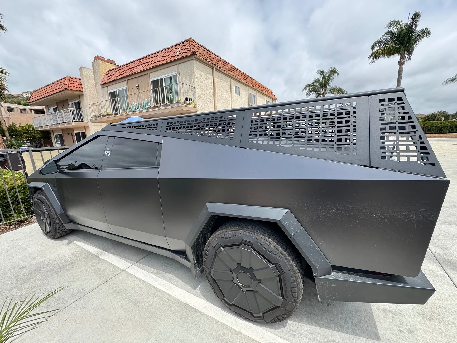 Tesla Cybertruck Selling Urander Bed Rack. SoCal IMG_5374