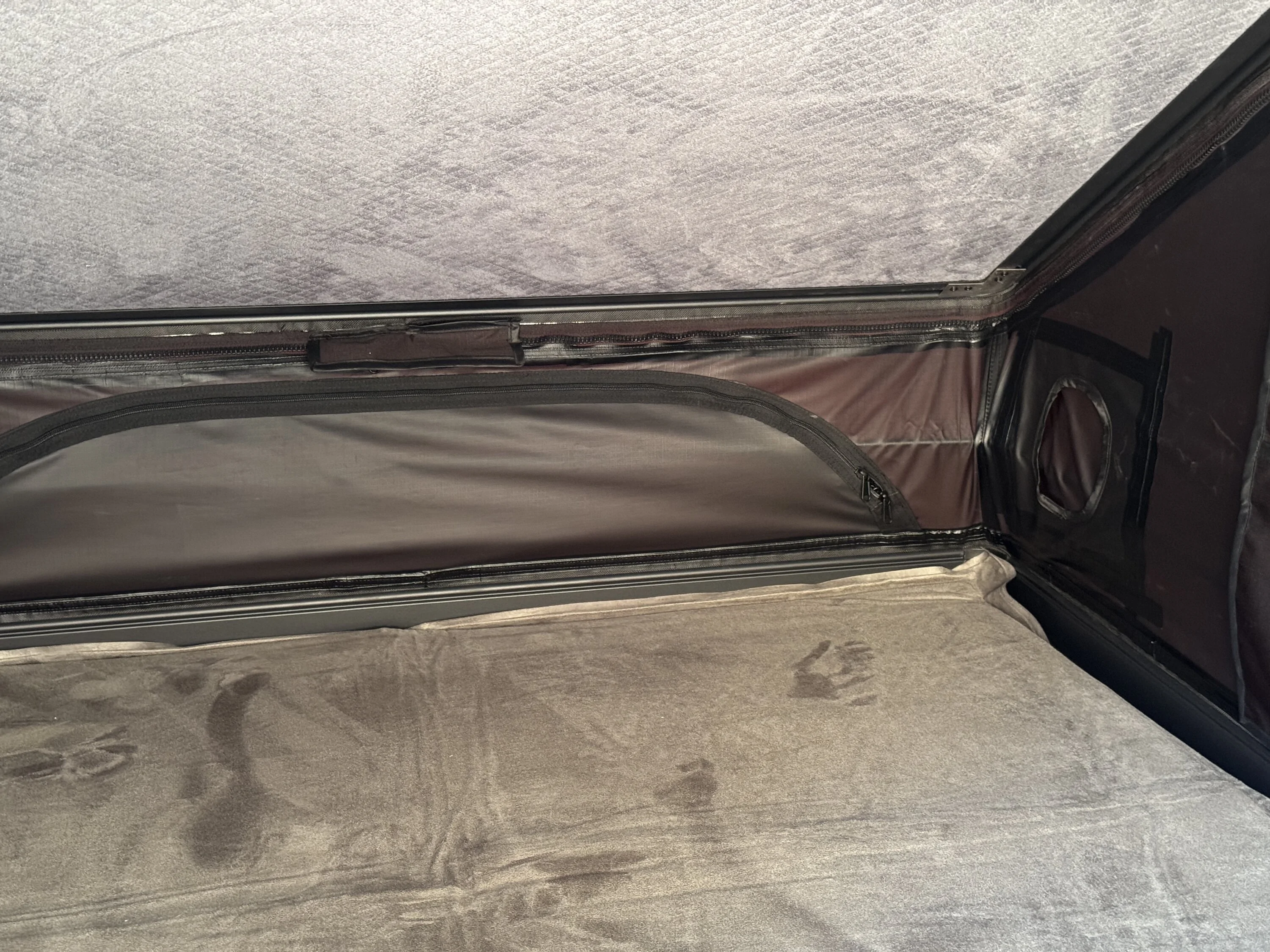 Tesla Cybertruck Mars Basecamp Rooftop Tent for sale, never used. (Pickup) IMG_5704