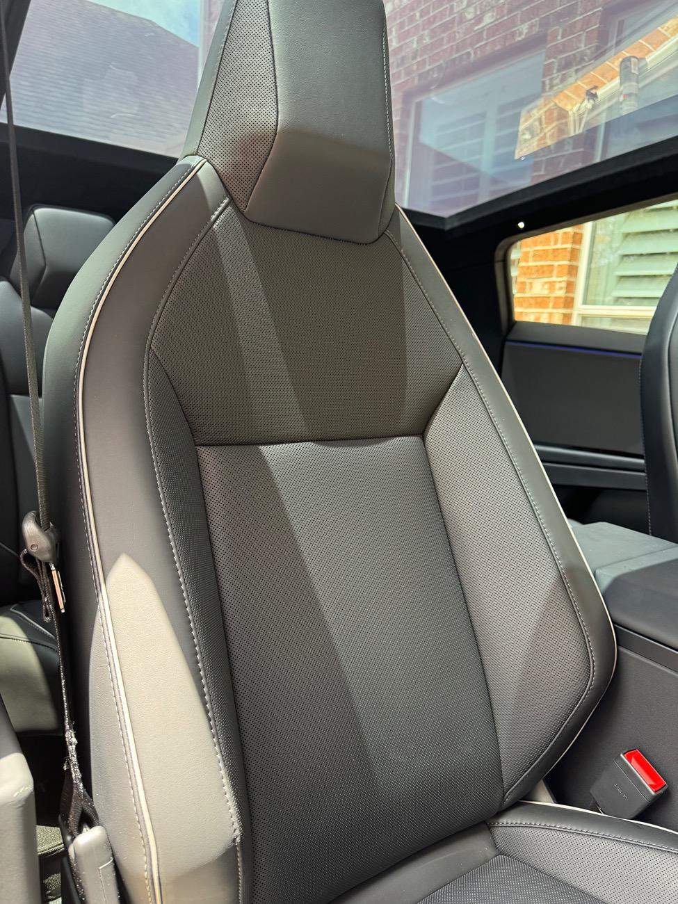 Tesla Cybertruck Tactical Grey Interior Cybertruck (CyberBeast)'s Surprising & Amazing Delivery Experience in Houston Area img_5968-jpe