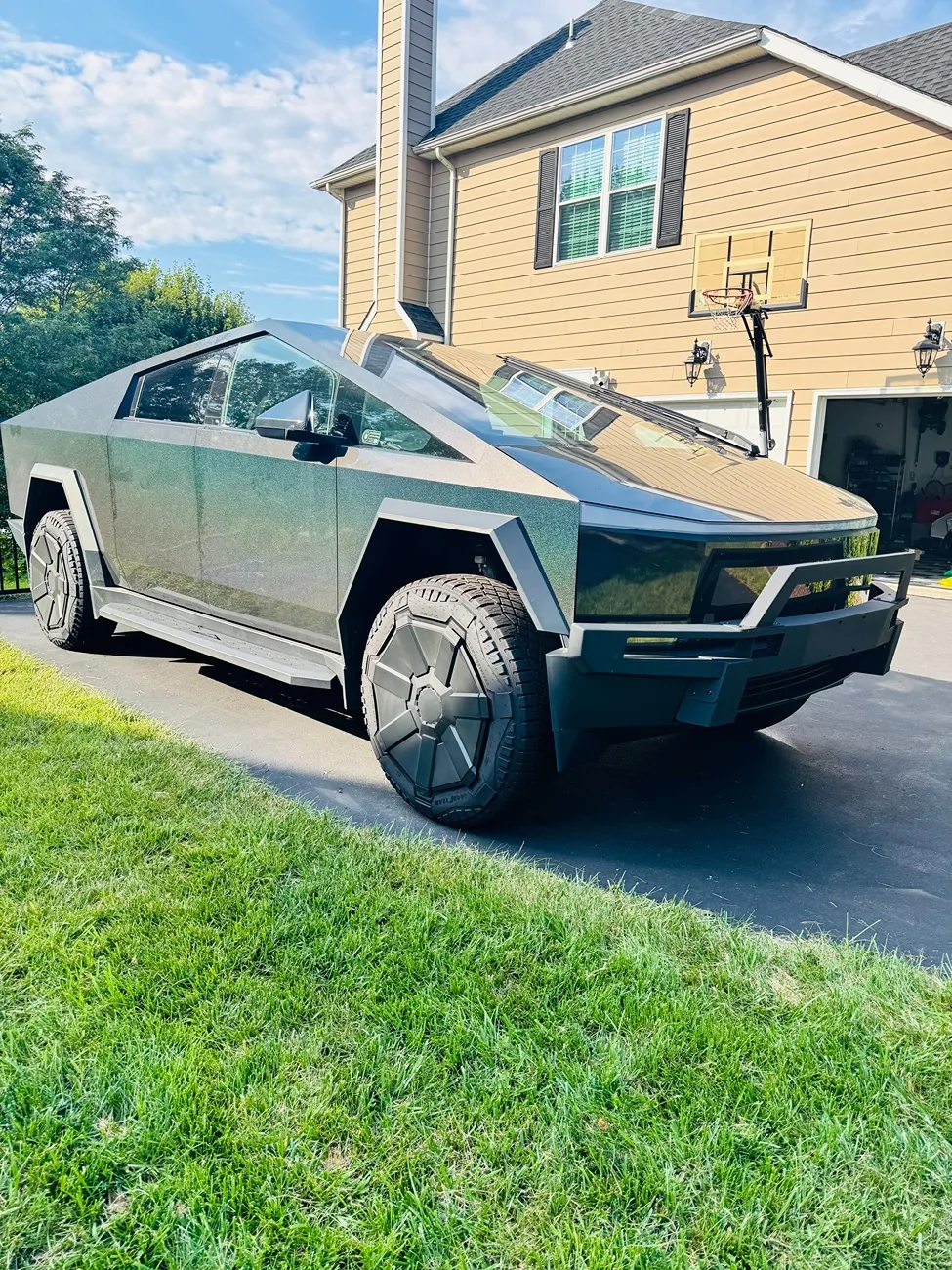 Tesla Cybertruck 🚀 𝐓𝐥𝐲𝐚𝐫𝐝 𝐂𝐲𝐛𝐞𝐫𝐭𝐫𝐮𝐜𝐤 𝐒𝐭𝐞𝐞𝐥 𝐁𝐮𝐥𝐥 𝐁𝐚𝐫: 𝐓𝐨𝐮𝐠𝐡 𝐒𝐭𝐲𝐥𝐞 𝐌𝐞𝐞𝐭𝐬 𝐎𝐟𝐟-𝐑𝐨𝐚𝐝 𝐀𝐫𝐦𝐨𝐫! IMG_6066