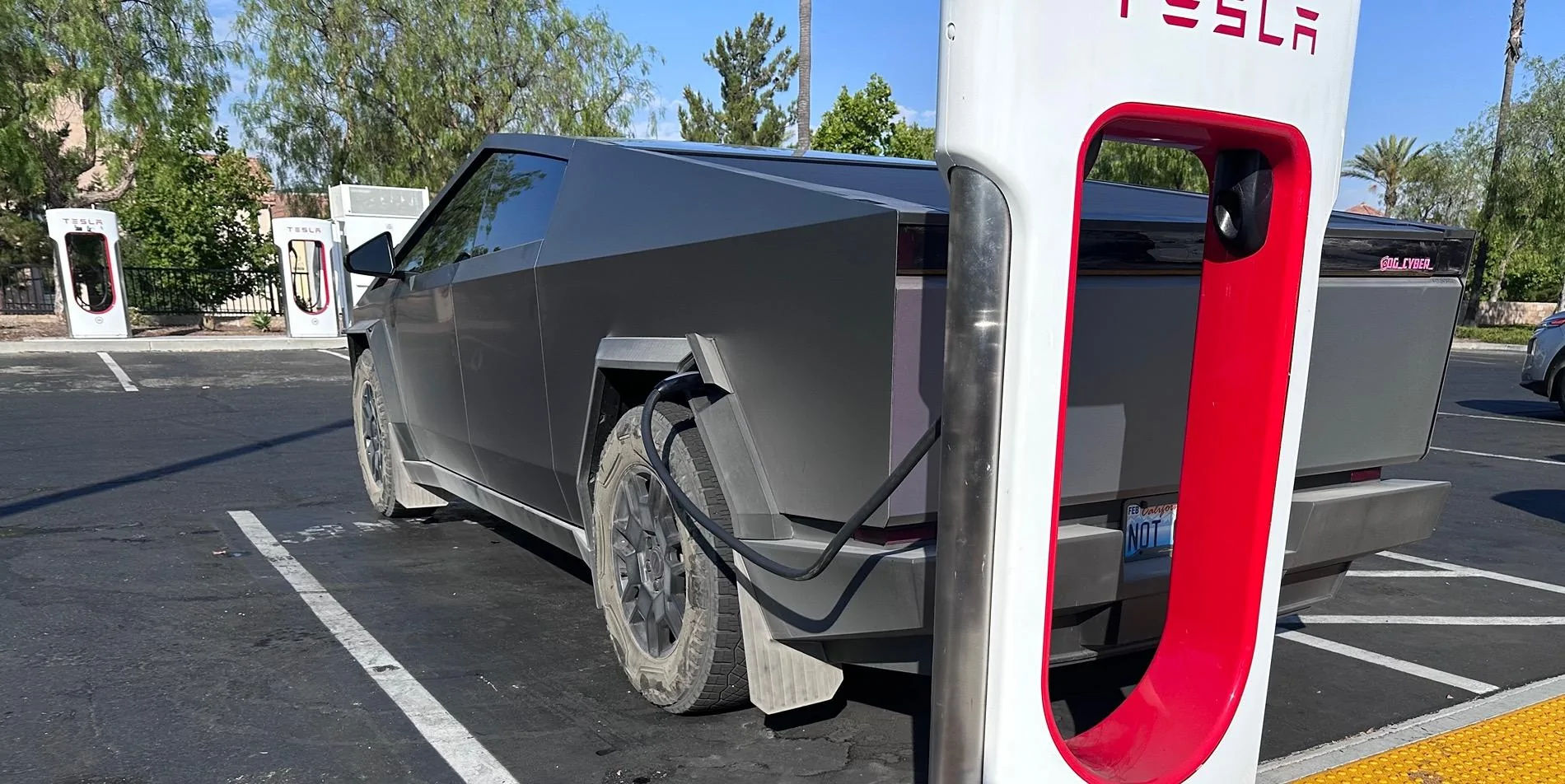 Tesla Cybertruck Flexible mud flaps for off road IMG_6100