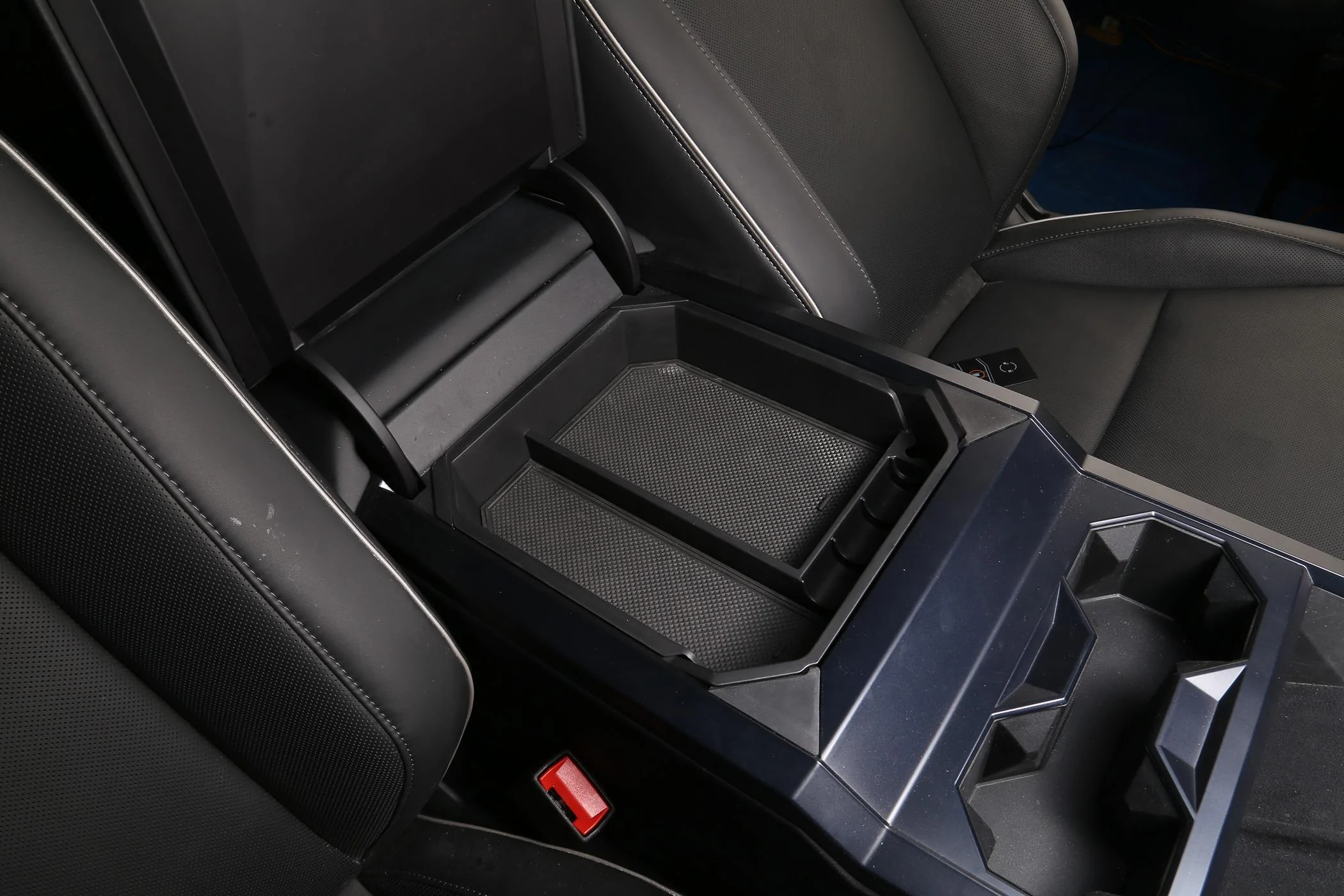 Tesla Roadster 2nd gen [Elecfresh] Promotion For Double Layer Center Console Storage Tray! IMG_6370