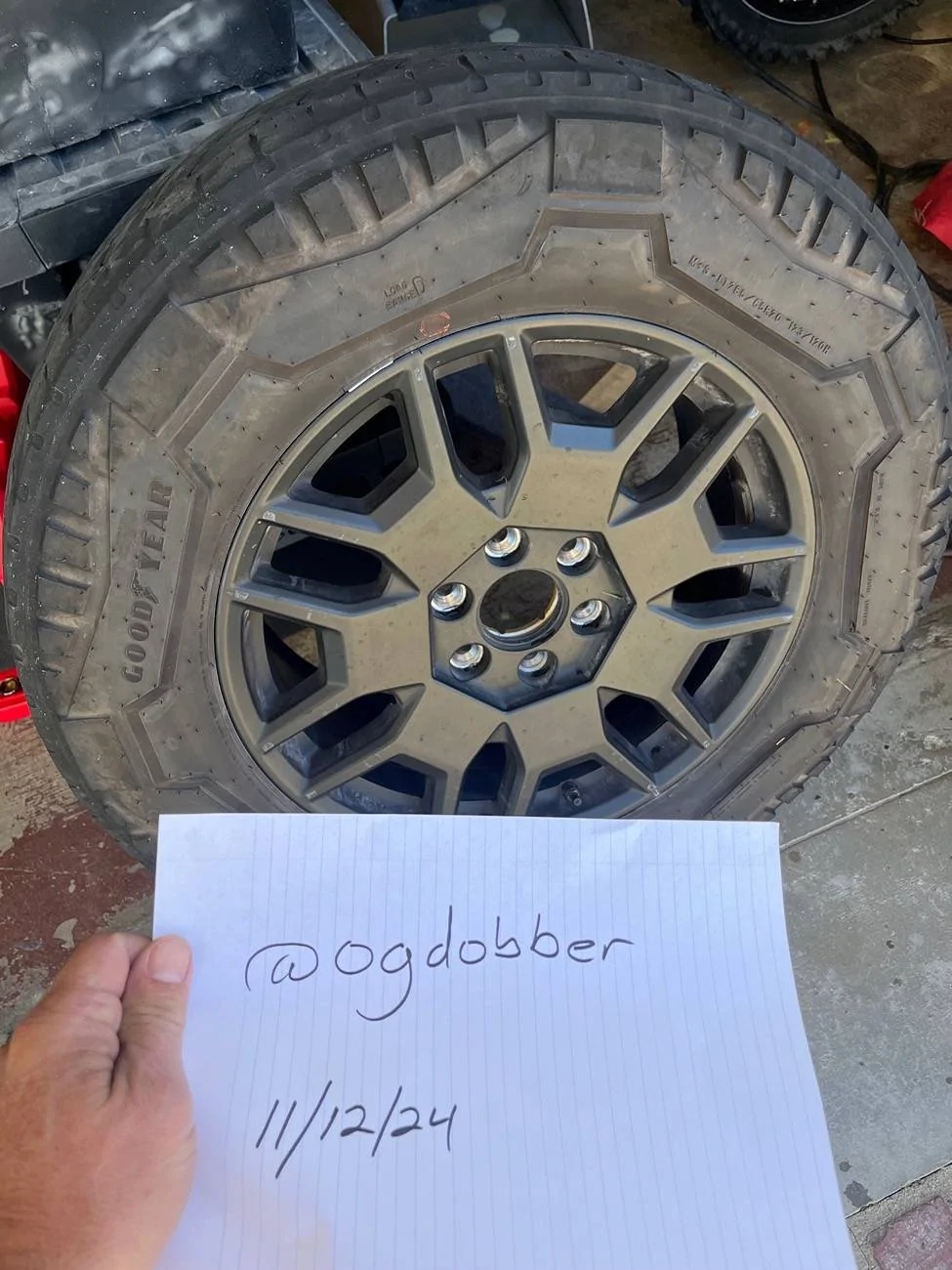 Tesla Cybertruck Spare oem tire/wheel combo 35 inch IMG_6695