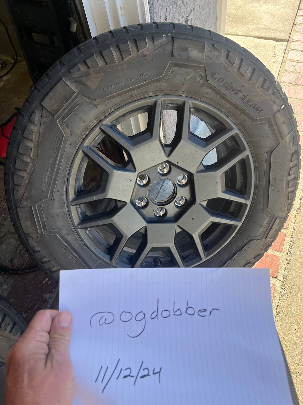 Tesla Cybertruck Spare oem tire/wheel combo 35 inch IMG_6696