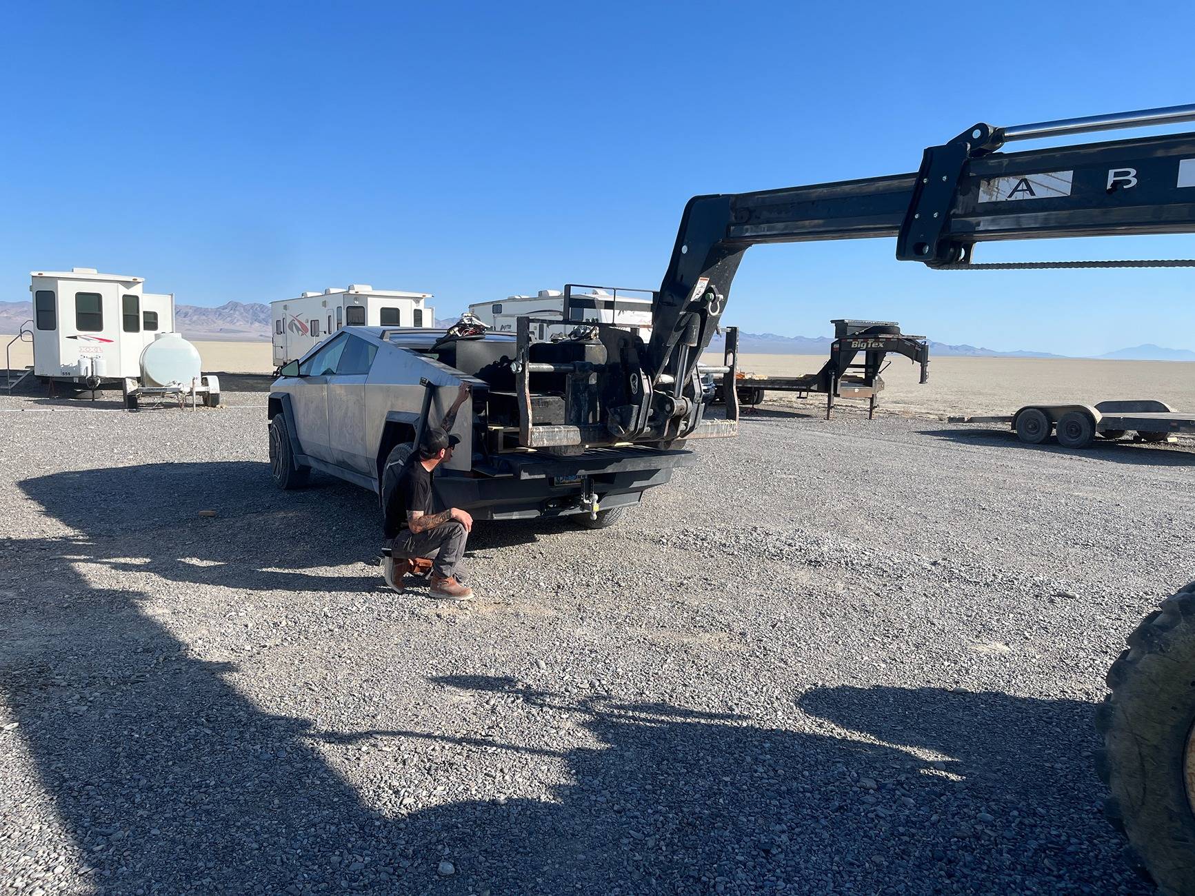 Tesla Cybertruck What did you do TO / WITH your Cybertruck today? 👨🏻‍🔧🧰🚿🛠 IMG_6729.JPG