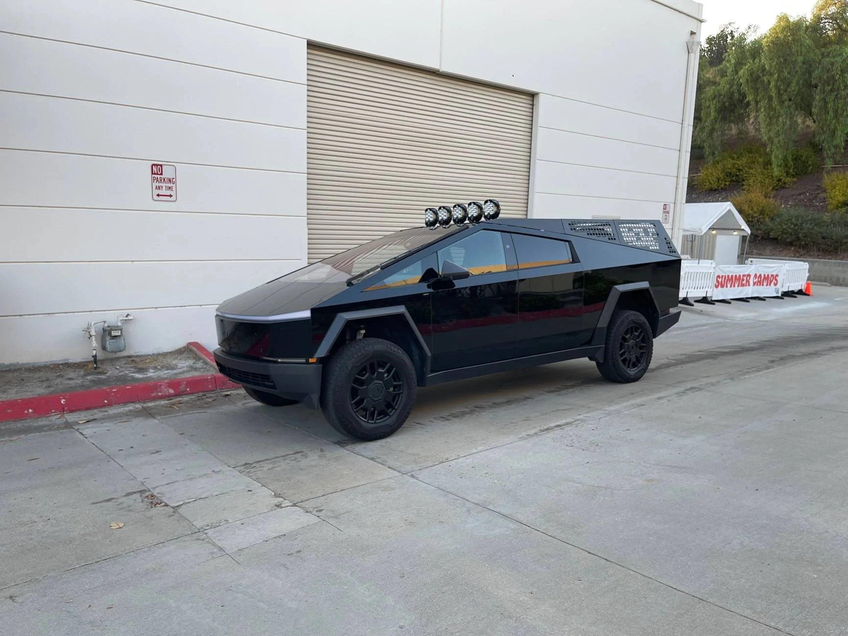 Tesla Roadster 2nd gen Wheel Cover waiting room ⏳ IMG_6775