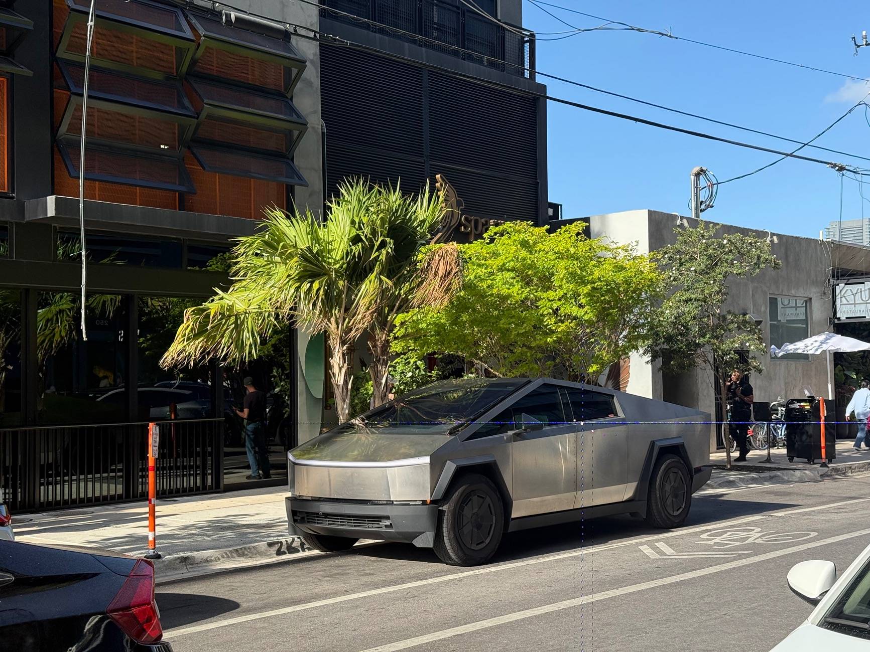 Tesla Cybertruck What did you do TO / WITH your Cybertruck today? 👨🏻‍🔧🧰🚿🛠 IMG_6820