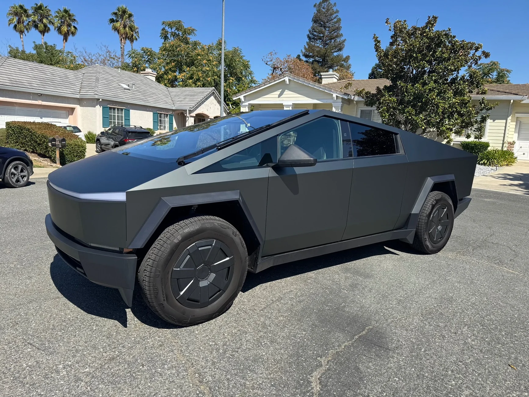 Tesla Cybertruck Cybertruck wrapped in TWRAPS Matte Mysterious Green IMG_7198