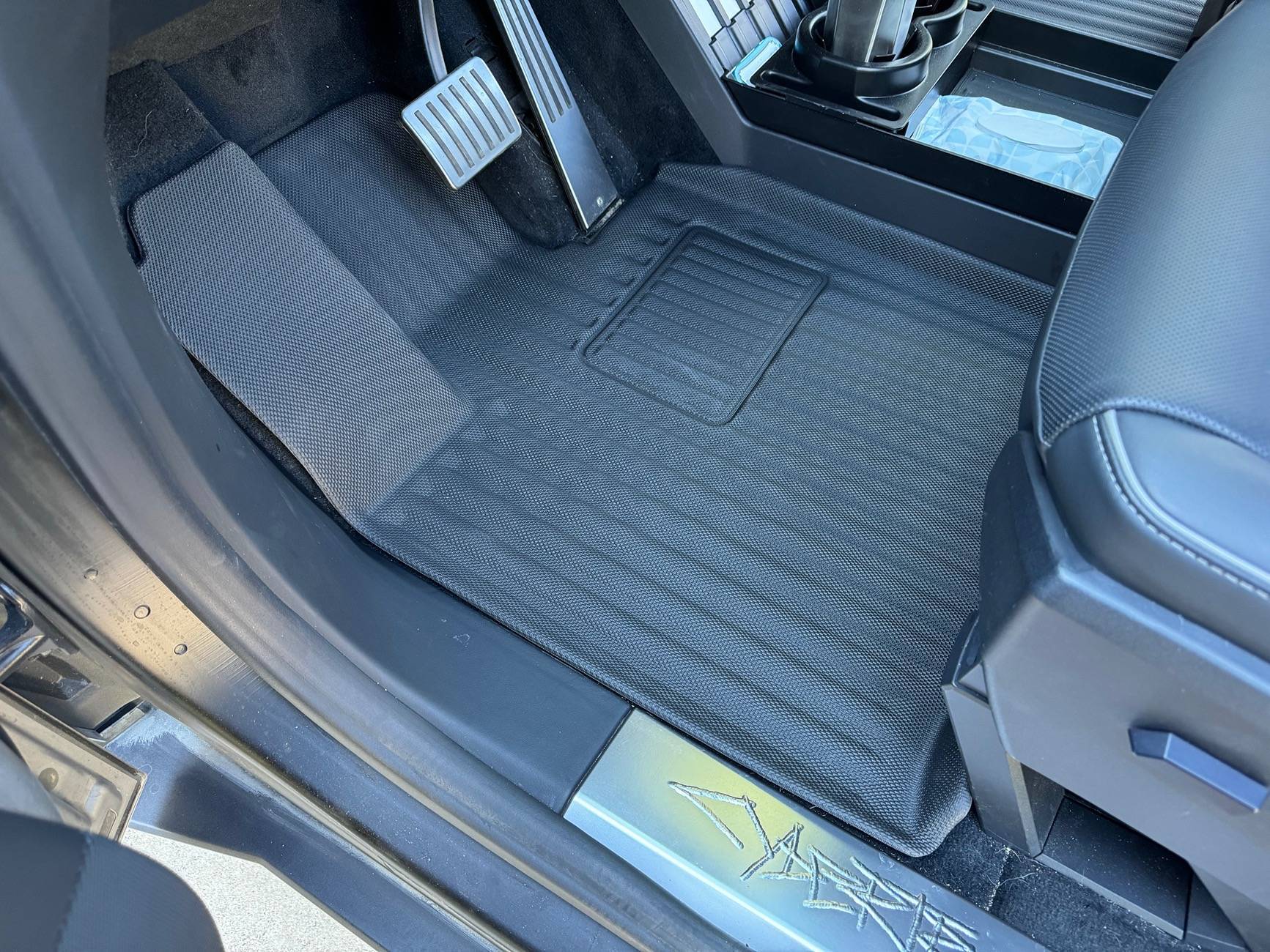 Tesla Cybertruck ⚡ Test & Win Big in Our 2-Round Floor Mats Giveaway Challenge [3Wliners]! 🚗 IMG_7365