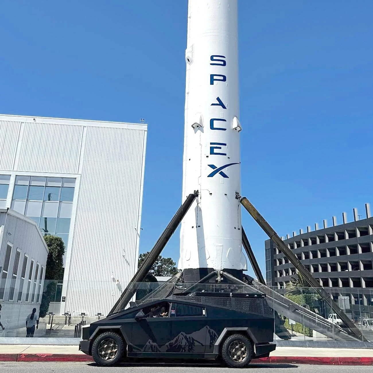 Tesla Cybertruck Urander Cybertruck Bed Rack Kit Official Release IMG_7492