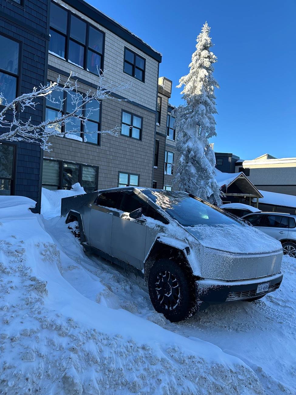 Tesla Roadster 2nd gen Cybertruck VS SNOW IMG_8097