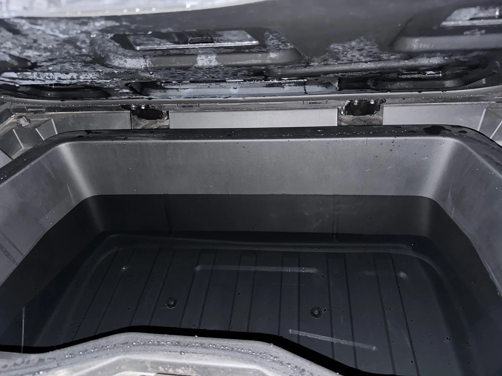 Tesla Roadster 2nd gen Off-Road Cleaning Hack: Cybertruck’s Secret Water Storage IMG_8379