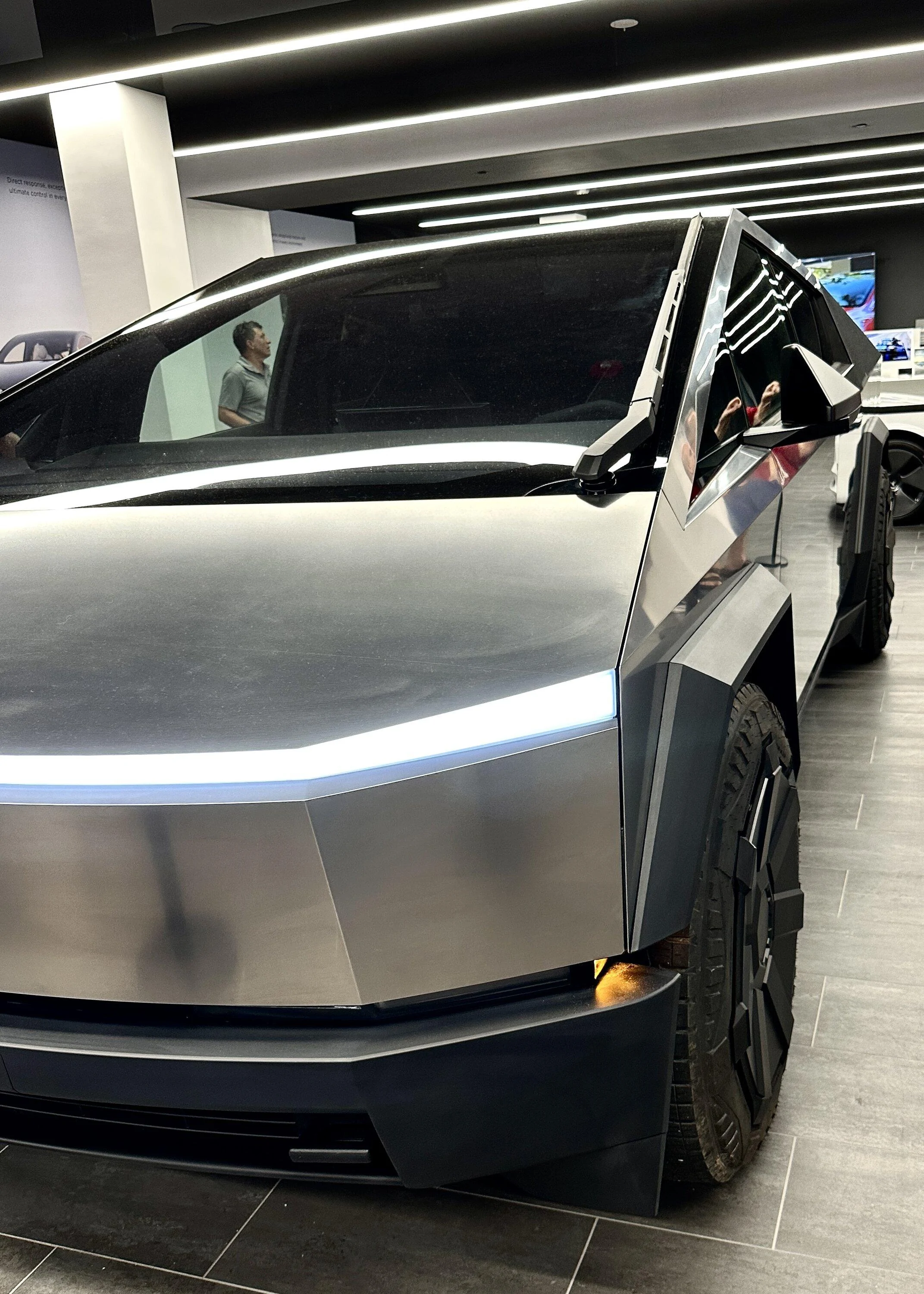 Tesla Cybertruck CT & Bot visit Tampa IMG_8410