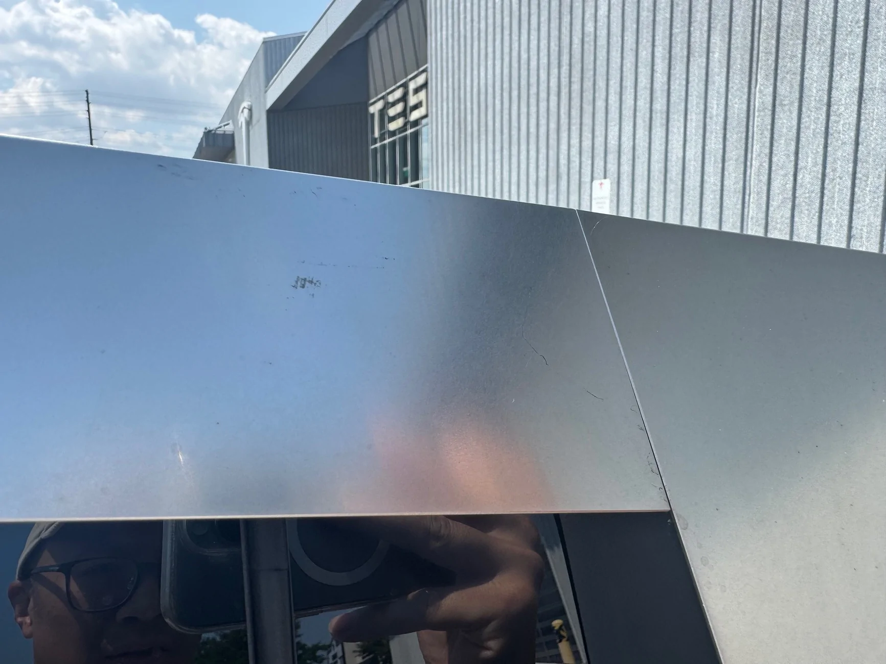 Tesla Roadster 2nd gen Awful panel alignment after cantrail replacement IMG_8969