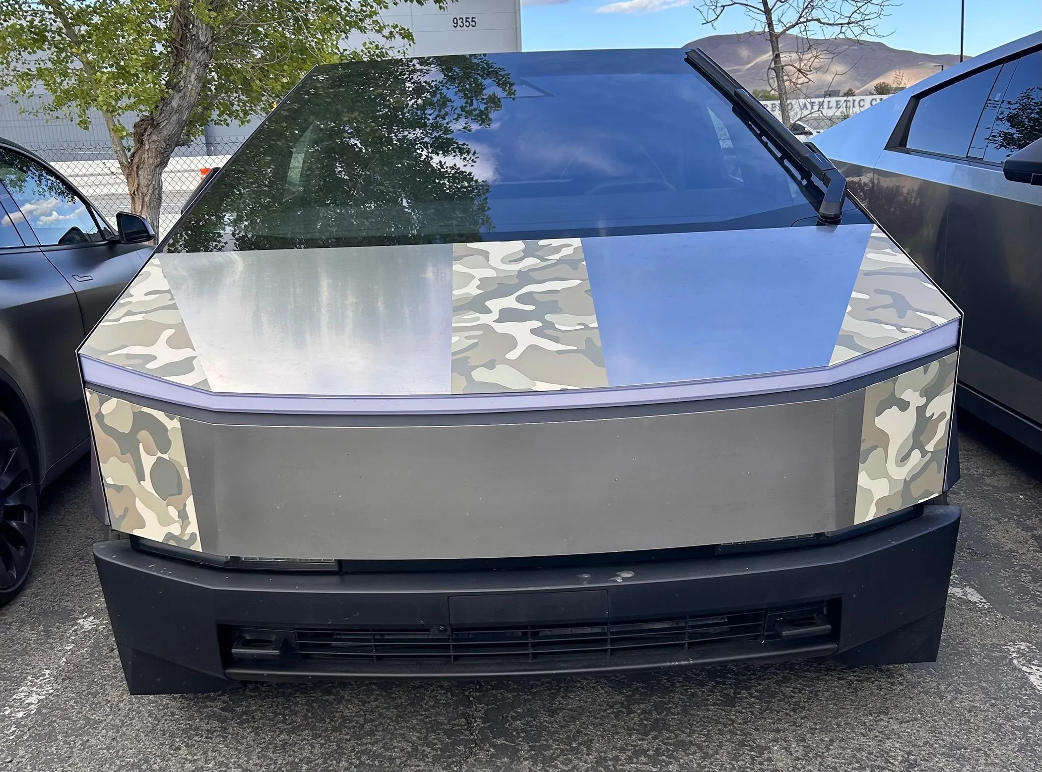 Tesla Roadster 2nd gen Poll: to wrap (in any form) or not to wrap IMG_9212