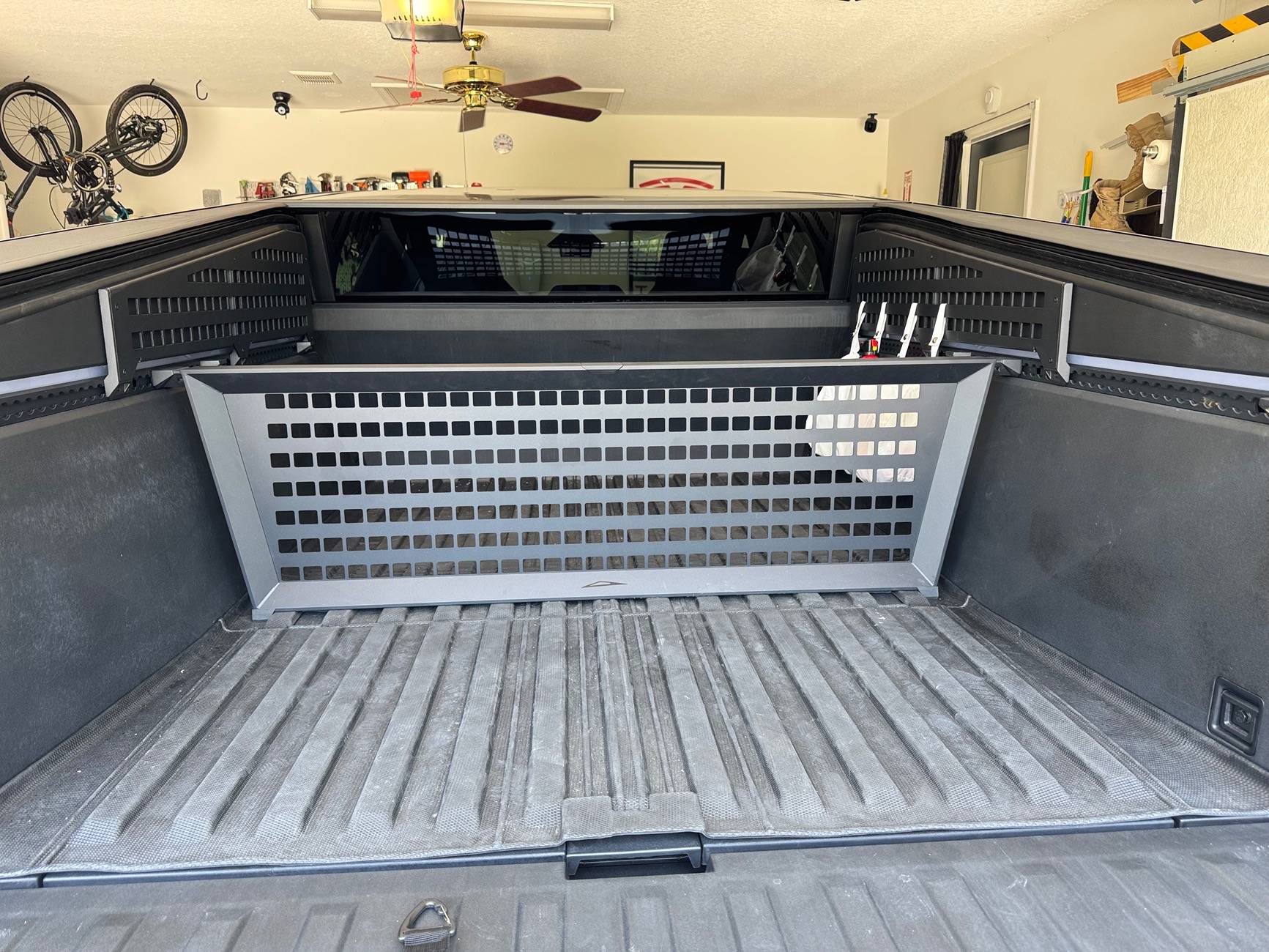 Tesla Roadster 2nd gen Bed divider w/ bed liner? IMG_9349