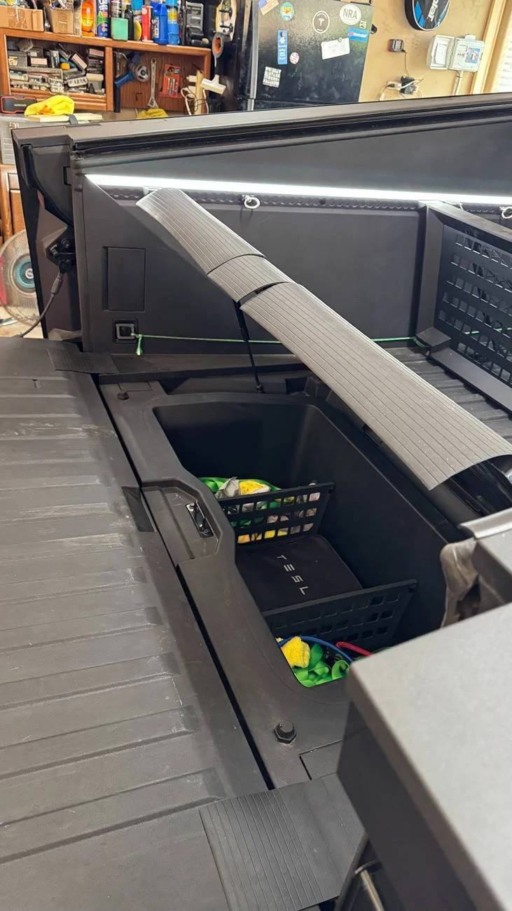 Tesla Cybertruck How to keep dust out of your truck bed when off-roading? IMG_9393