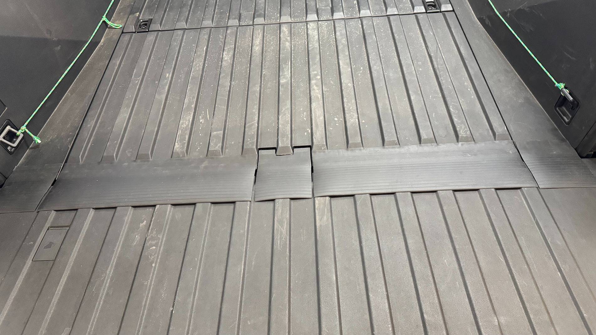 Tesla Cybertruck How to keep dust out of your truck bed when off-roading? IMG_9394