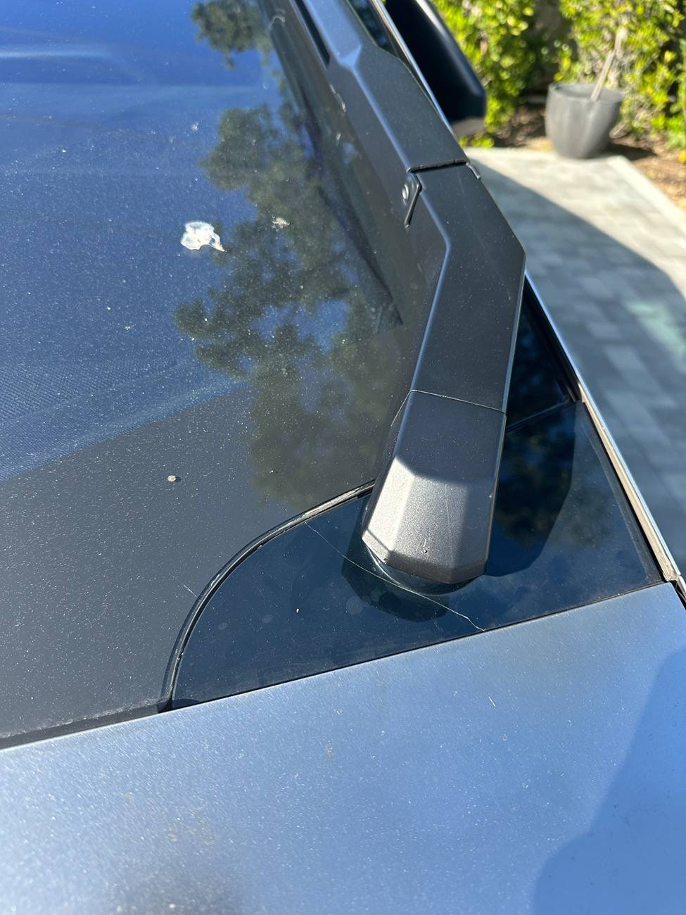 Tesla Roadster 2nd gen Lightbar with Cracked Windshield IMG_9458