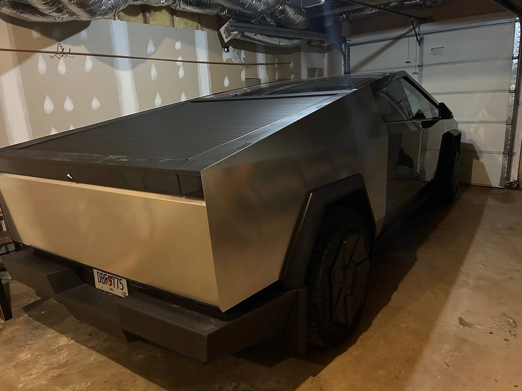 Tesla Cybertruck What did you do TO / WITH your Cybertruck today? 👨🏻‍🔧🧰🚿🛠 IMG_9551