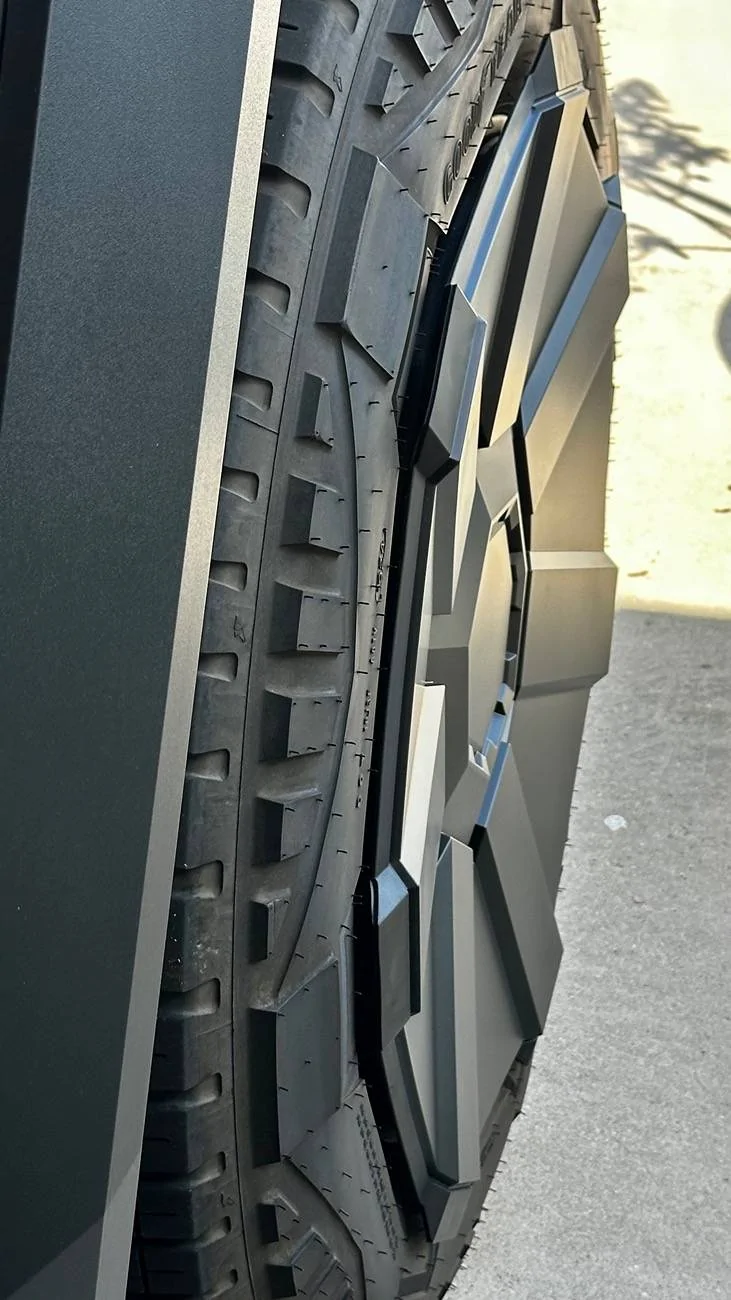 Tesla Roadster 2nd gen Got my redesigned Cyber Wheel Covers IMG_9870
