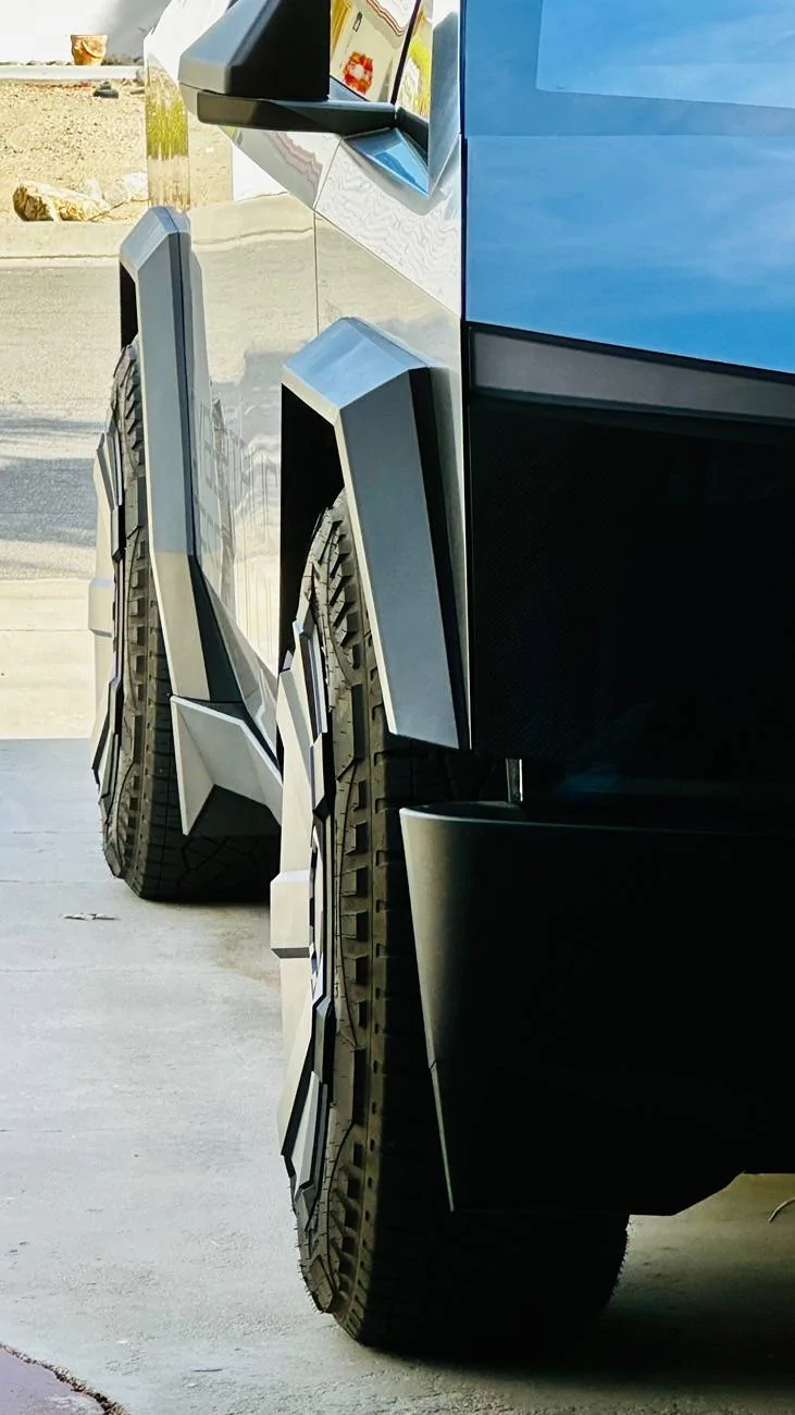 Tesla Roadster 2nd gen Got my redesigned Cyber Wheel Covers IMG_9874