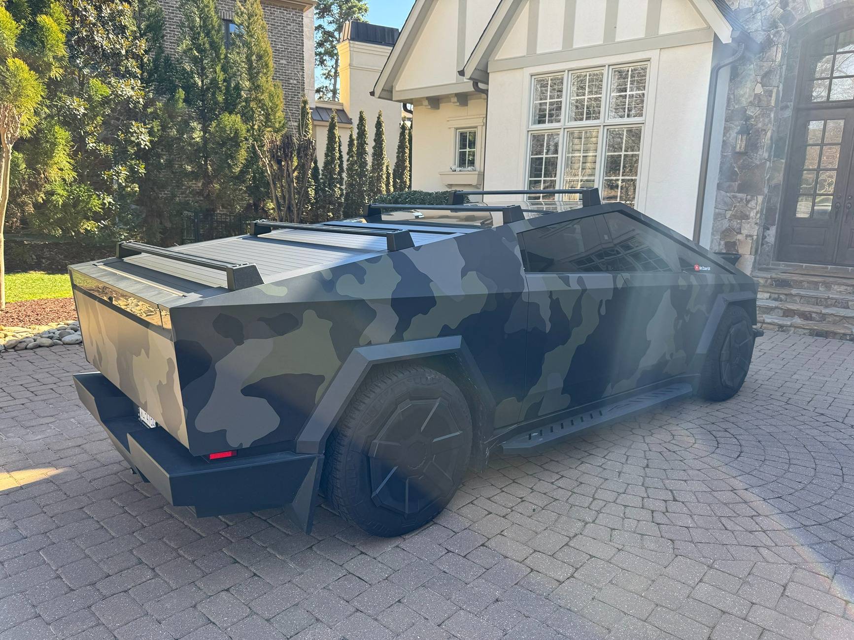 Tesla Cybertruck 𝐔𝐧𝐥𝐨𝐜𝐤 𝐀𝐝𝐯𝐞𝐧𝐭𝐮𝐫𝐞 𝐰𝐢𝐭𝐡 𝐓𝐥𝐲𝐚𝐫𝐝’𝐬 𝐂𝐲𝐛𝐞𝐫𝐭𝐫𝐮𝐜𝐤 𝐑𝐨𝐨𝐟 𝐑𝐚𝐜𝐤 𝐂𝐫𝐨𝐬𝐬𝐛𝐚𝐫𝐬: 𝐀𝐞𝐫𝐨𝐝𝐲𝐧𝐚𝐦𝐢𝐜 MCT00259