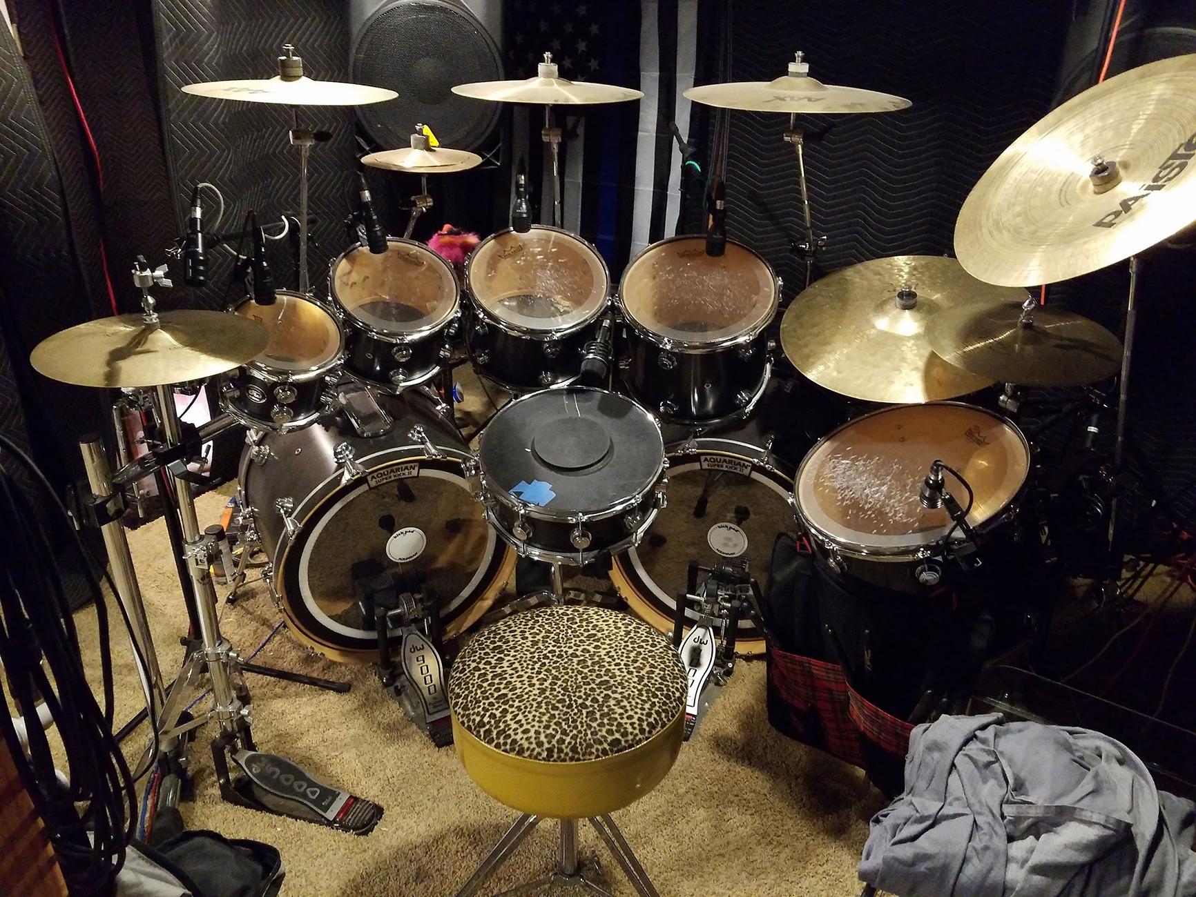 Tesla Cybertruck Drummers chat lounge Mikes Kits