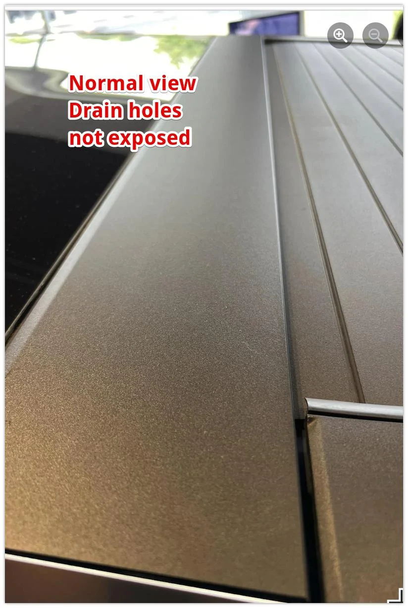 Tesla Roadster 2nd gen Vault cover question - missing piece? Normal vi