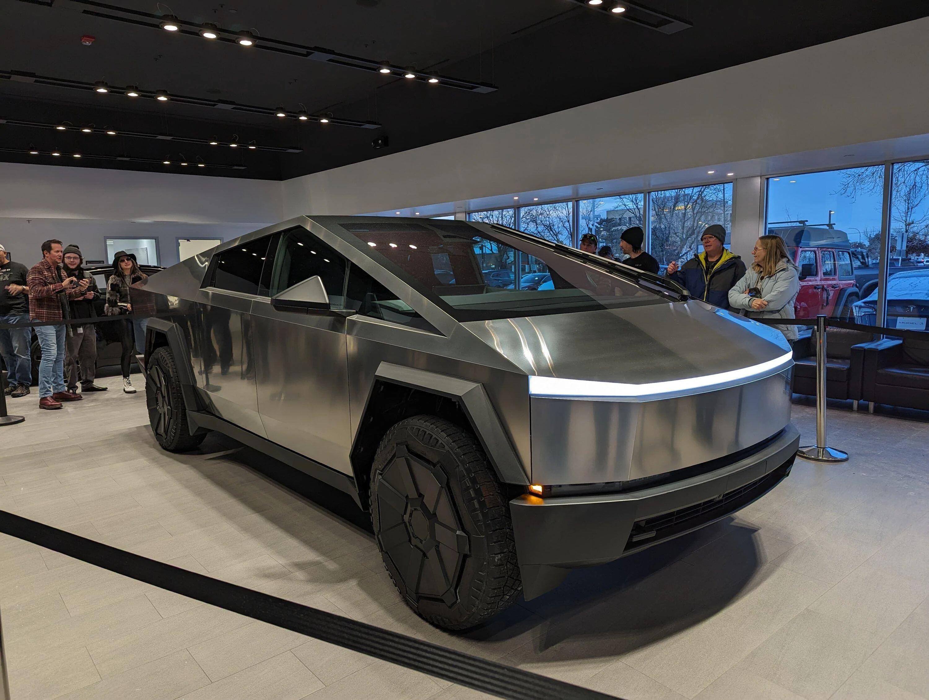 Tesla Roadster 2nd gen Cybertruck Detailing! + Showroom units are going to customers? PXL_20231125_233558321