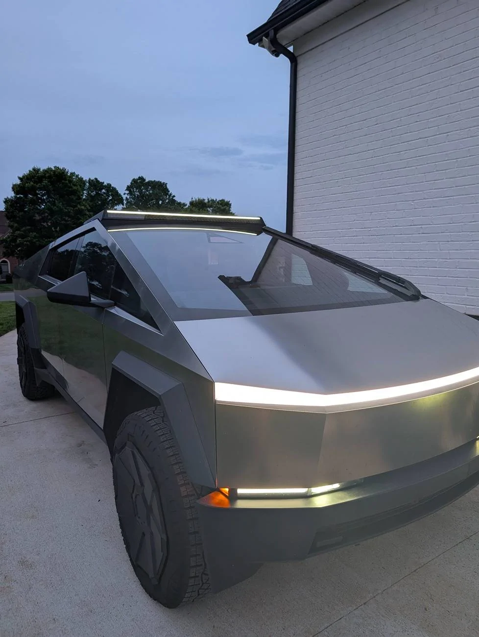 Tesla Cybertruck XKGLOW Light Bar Installed & First Impressions Review (w/ Videos) PXL_20250517_002538456.MP