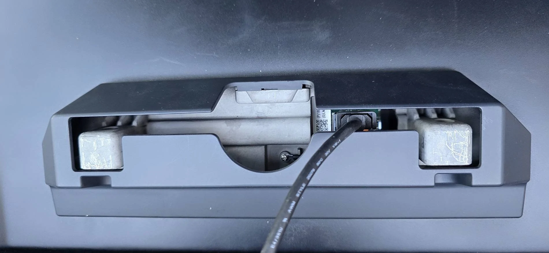 Tesla Roadster 2nd gen Failed screen tilt install - USB-C interference Rear cover attached