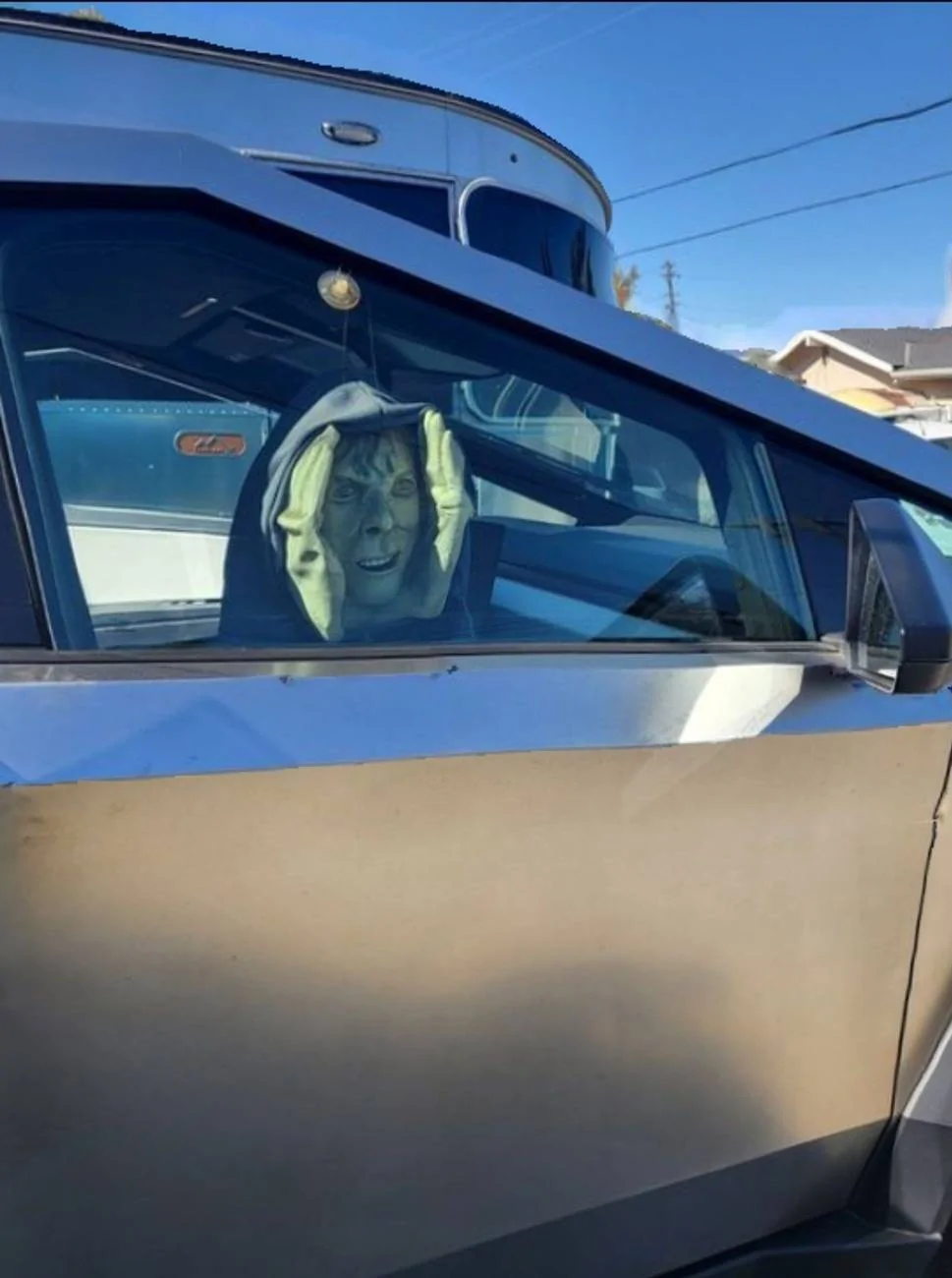 Tesla Cybertruck 🎃 Halloween Cybertrucks! 👻 Screenshot_20240925_064302_Facebook