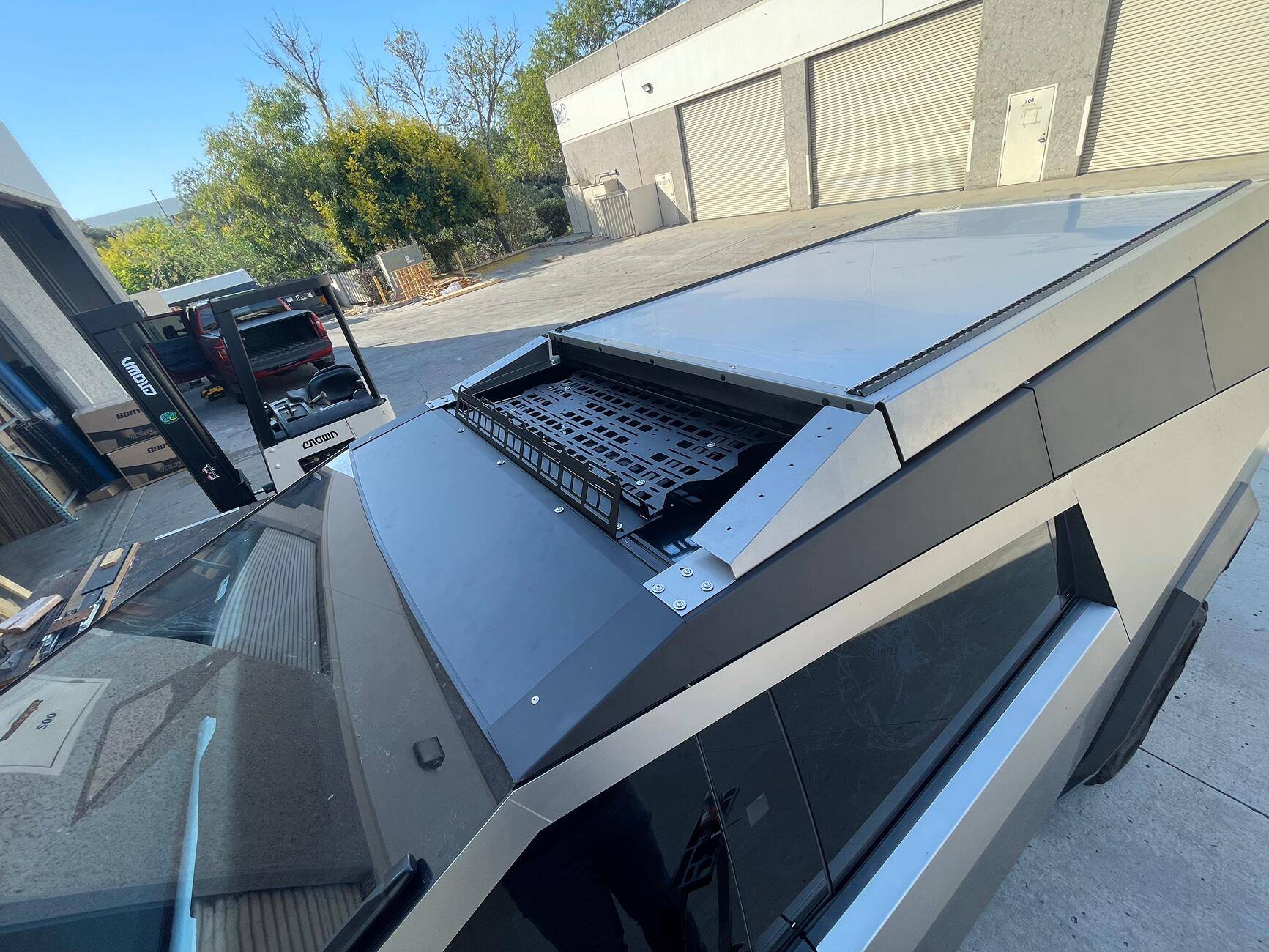 Tesla Roadster 2nd gen Cyberlandr Install tempImage9dZzcW