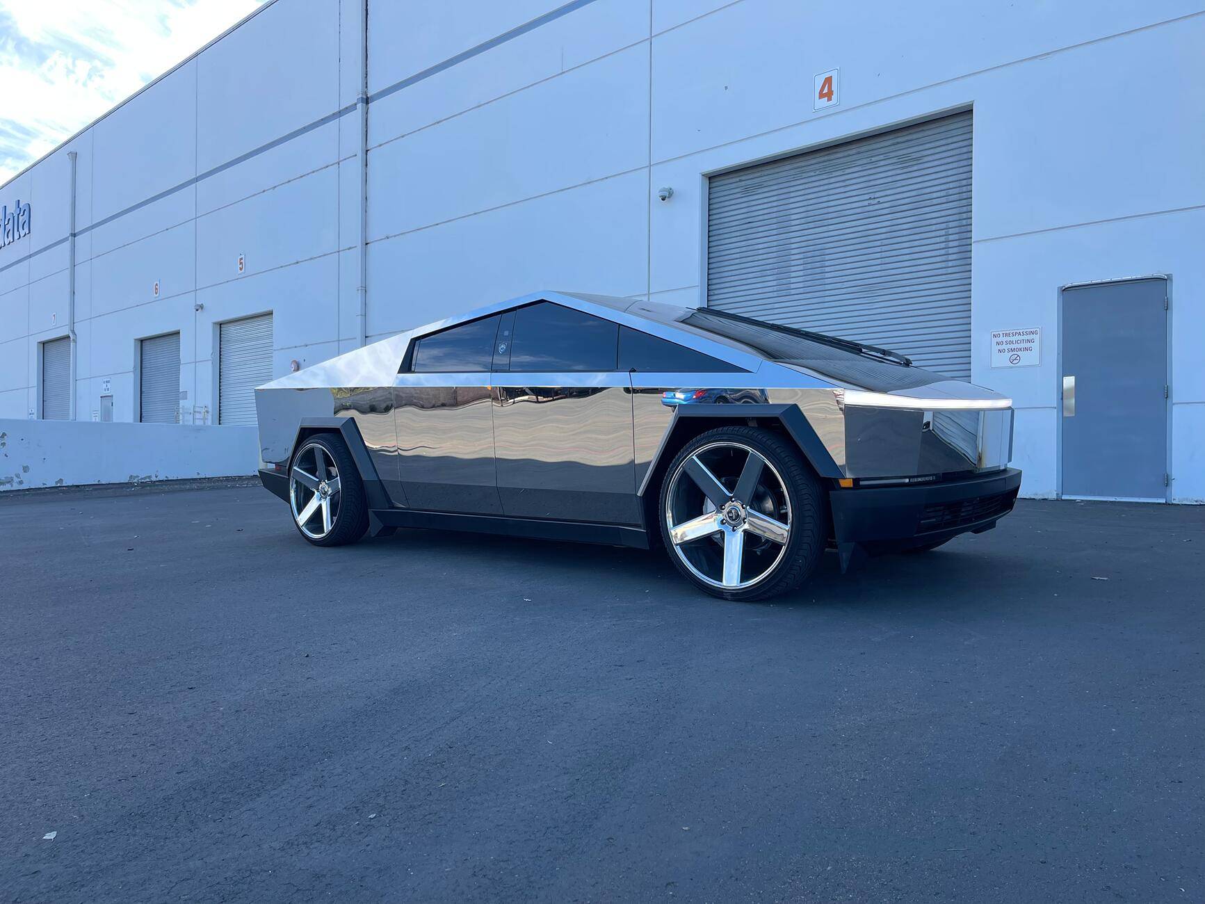 Tesla Roadster 2nd gen ⬇️ CYBERTRUCKco LOWERING rods kit now available! tempImagebLIh7t
