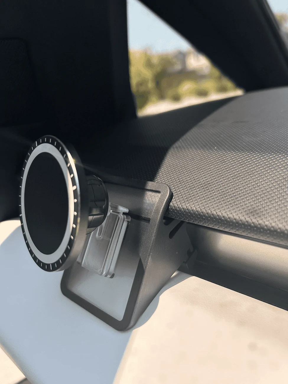 Tesla Roadster 2nd gen Another place to mount phone tempImageG0RNV