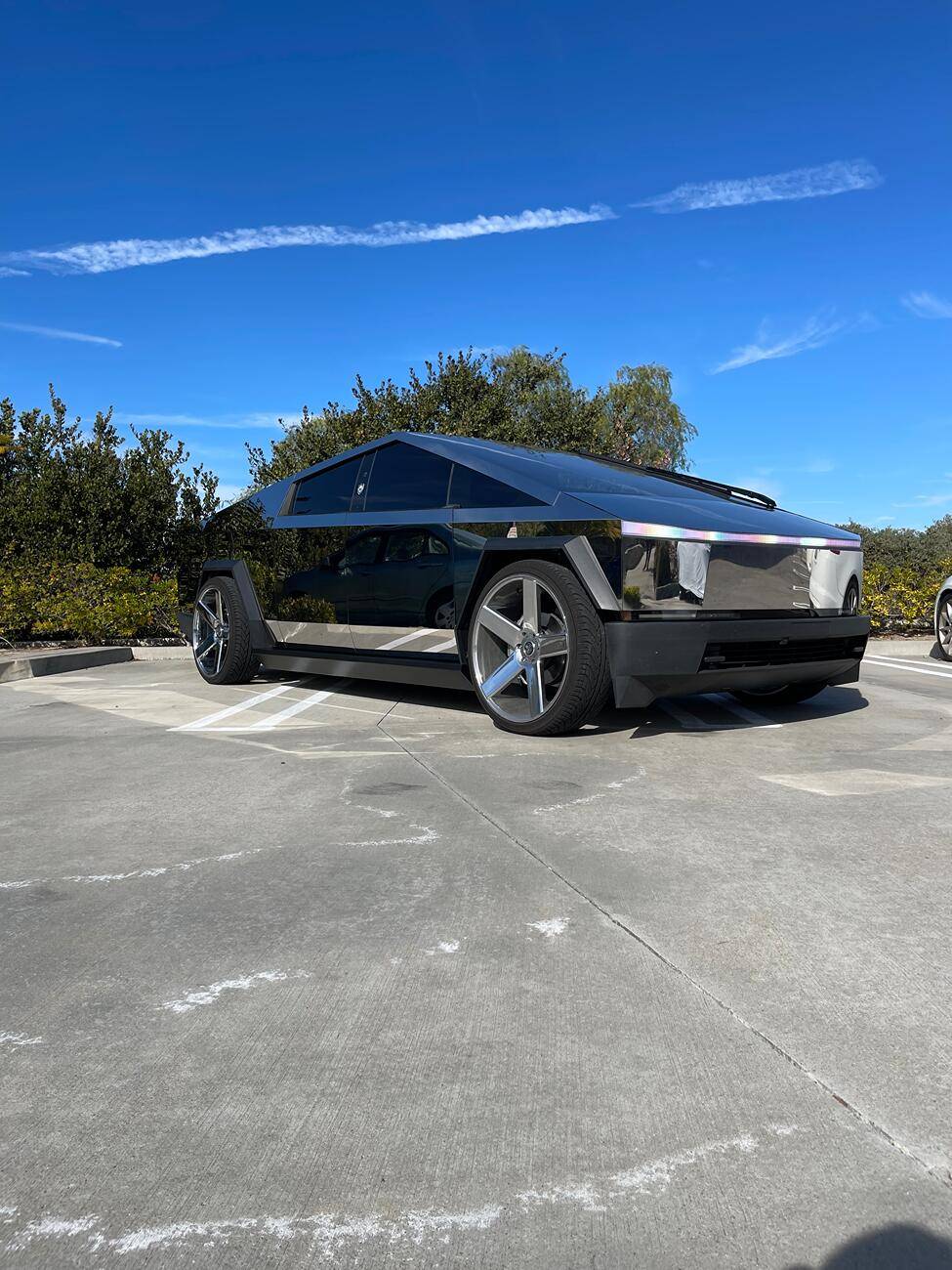 Tesla Roadster 2nd gen Sponsors, we need a solution: rear wheel fairing replacement cap tempImagewWFlPM