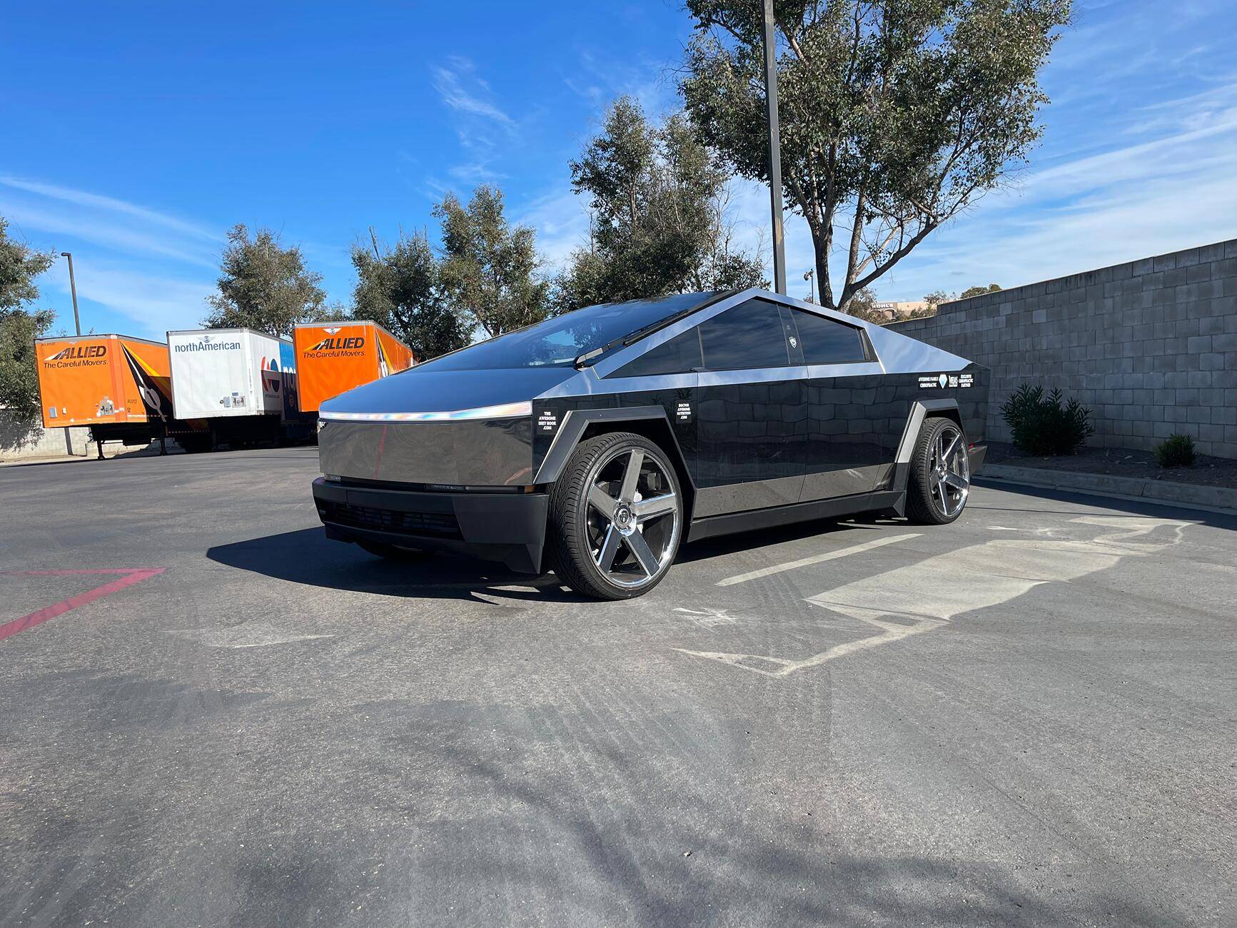Tesla Roadster 2nd gen ⬇️ CYBERTRUCKco LOWERING rods kit now available! tempImagexLLoNt
