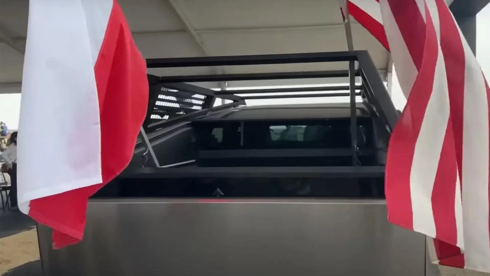 Tesla Roadster 2nd gen Why doesn’t Cybertruck shop sell this accessory (bed tool rack)? Tesla-Cybertruck-36